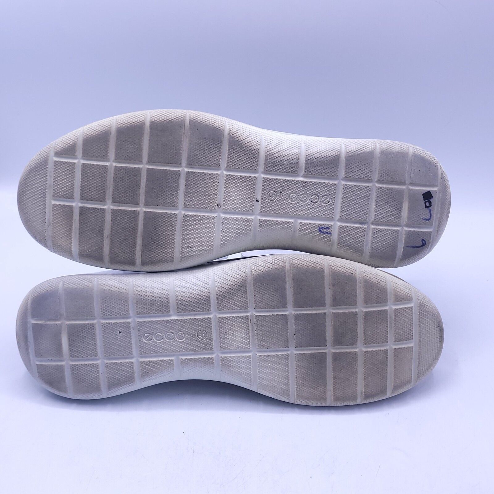 Ecco Ecco Outdoor Sneaker Shoe Womens Size 10.5 41 Silver White Size US 10.5 / IT 40.5 - 7 Thumbnail