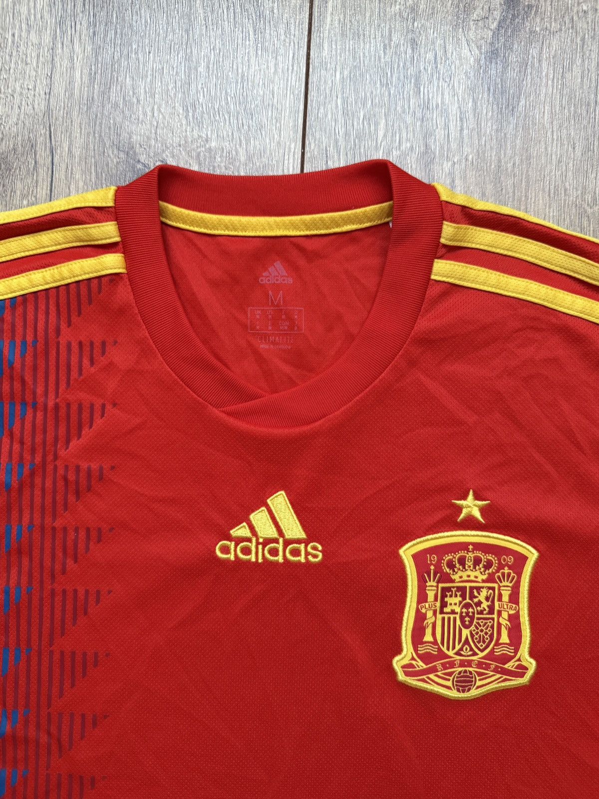 Adidas × Vintage Koszulka piłkarska Adidas Hiszpania 2018 Size US M / EU 48-50 / 2 - 5 Thumbnail