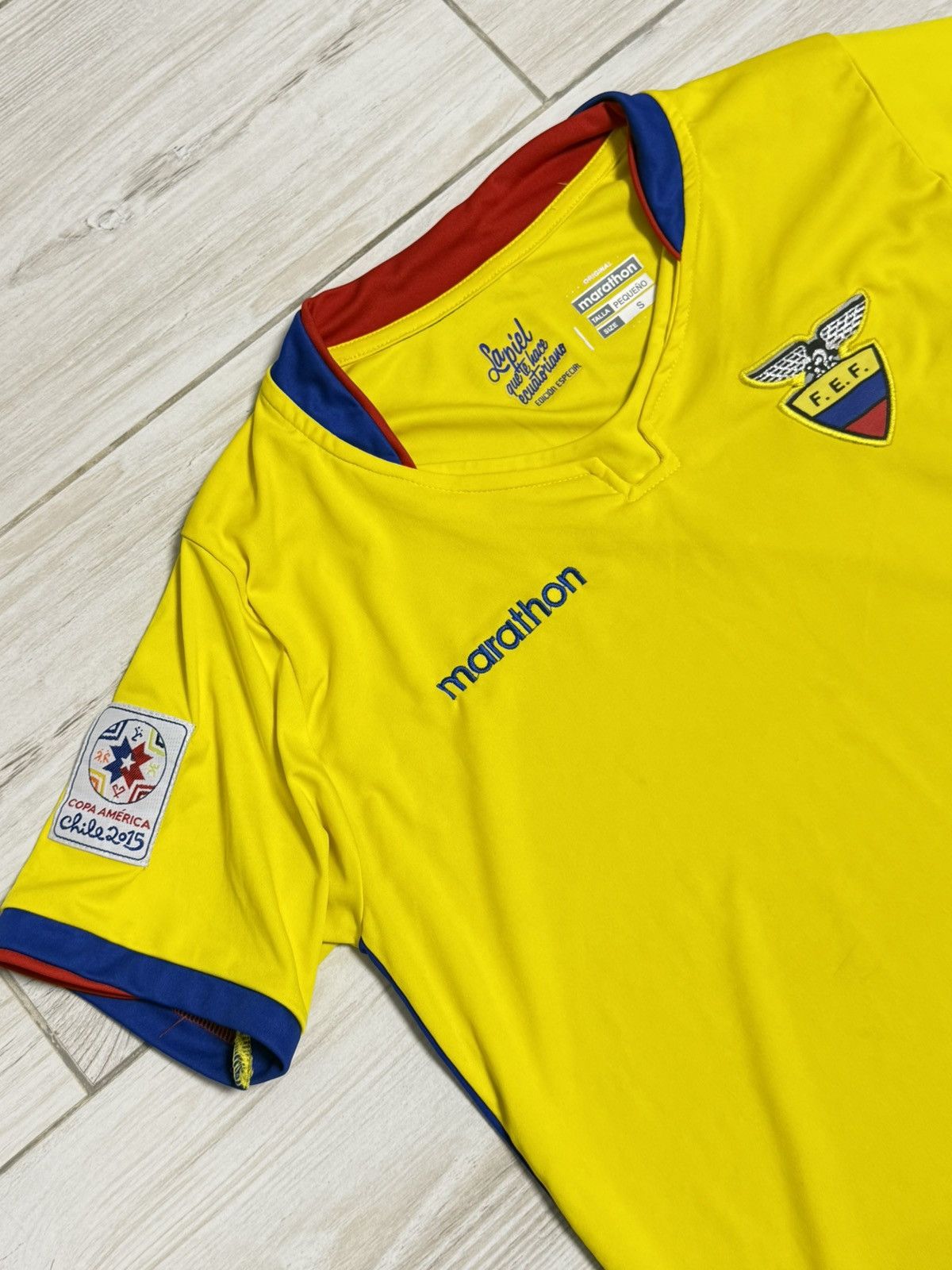 Nike Football shirt Ecuador FEF Home Marathon jersey Yellow Men S Size US S / EU 44-46 / 1 - 2 Thumbnail