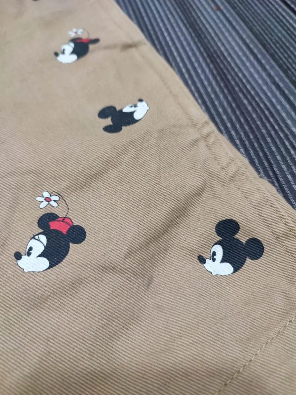 Disney × Gramicci Rare!!! Gramicci x Disney Fullprint Mickey Short pants Size US 28 / EU 44 - 4 Thumbnail