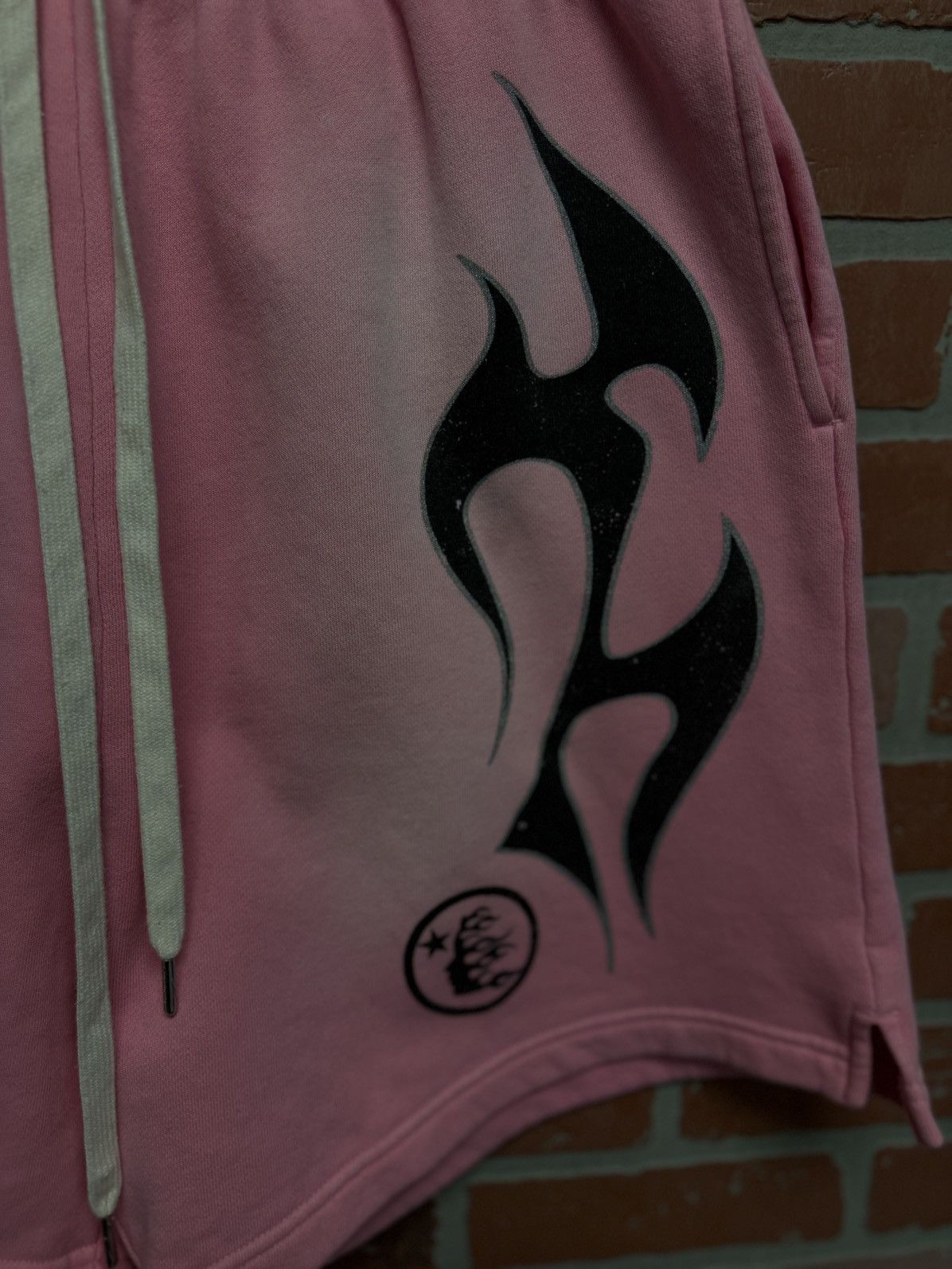 HELLSTAR Hellstar Flame Shorts Size Medium Pre Owned Clean 🧼🔥 Size US 30 / EU 46 - 4 Thumbnail