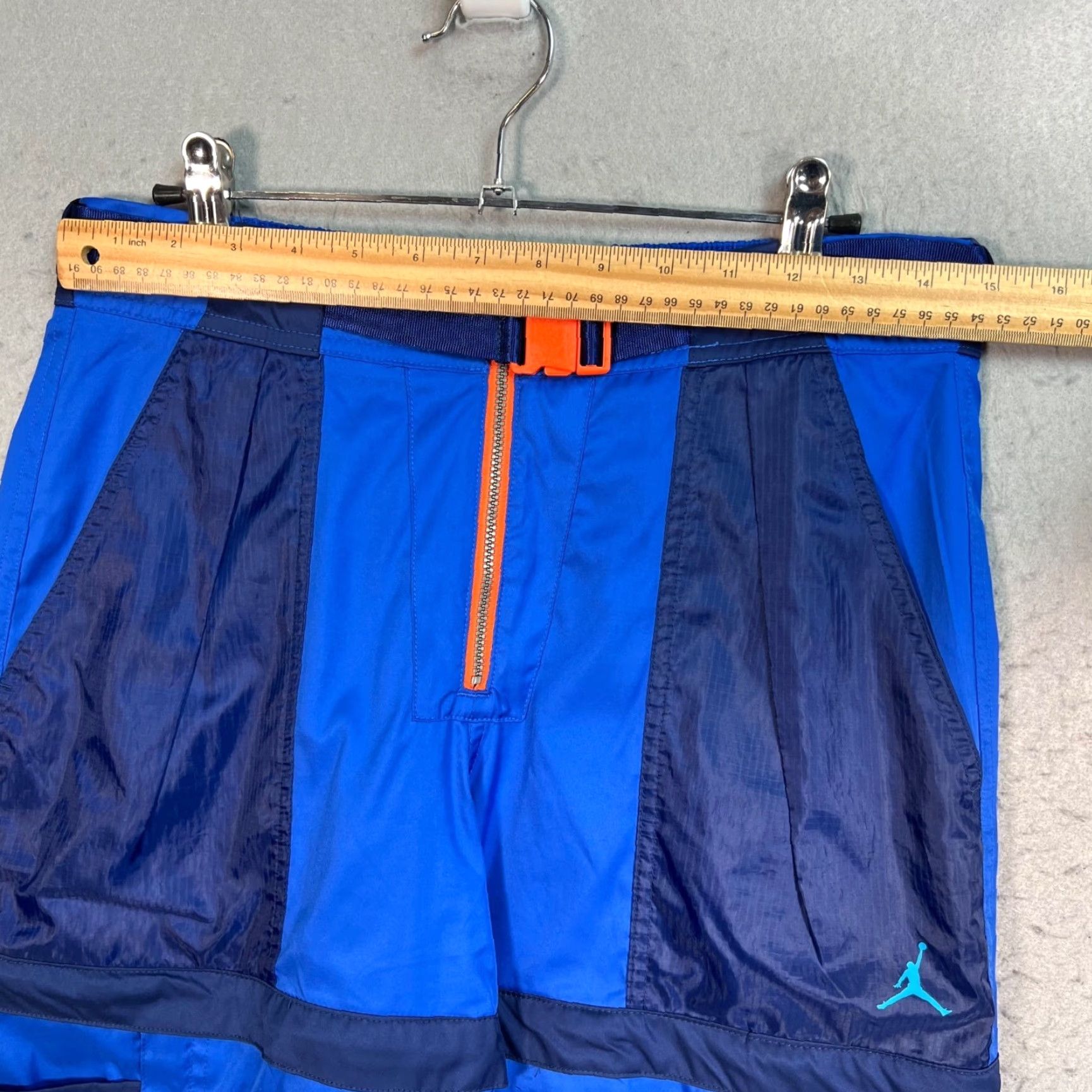 Jordan Brand Jordan Mens Small Blue Utility Cargo Pants W/ Elastic Waist Athletic Cargo Pocket Logo Regular Fit Shoes? Size US 29 - 6 Thumbnail
