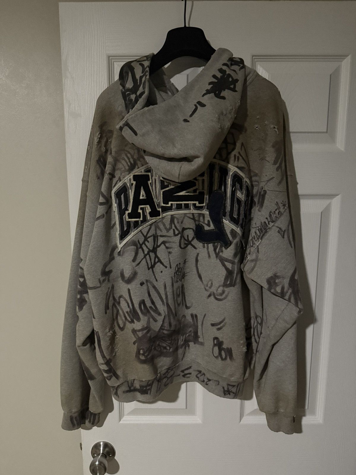 Balenciaga Balenciaga Skater Graffiti Zip Up Size US S / EU 44-46 / 1 - 2 Thumbnail
