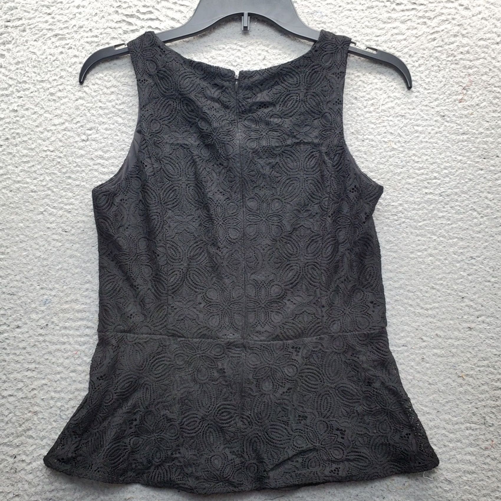 White House Black Market White House Black Market Top Womens Size 4 Black Lace Floral Back Zip Peplum Size S / US 4 / IT 40 - 2 Thumbnail