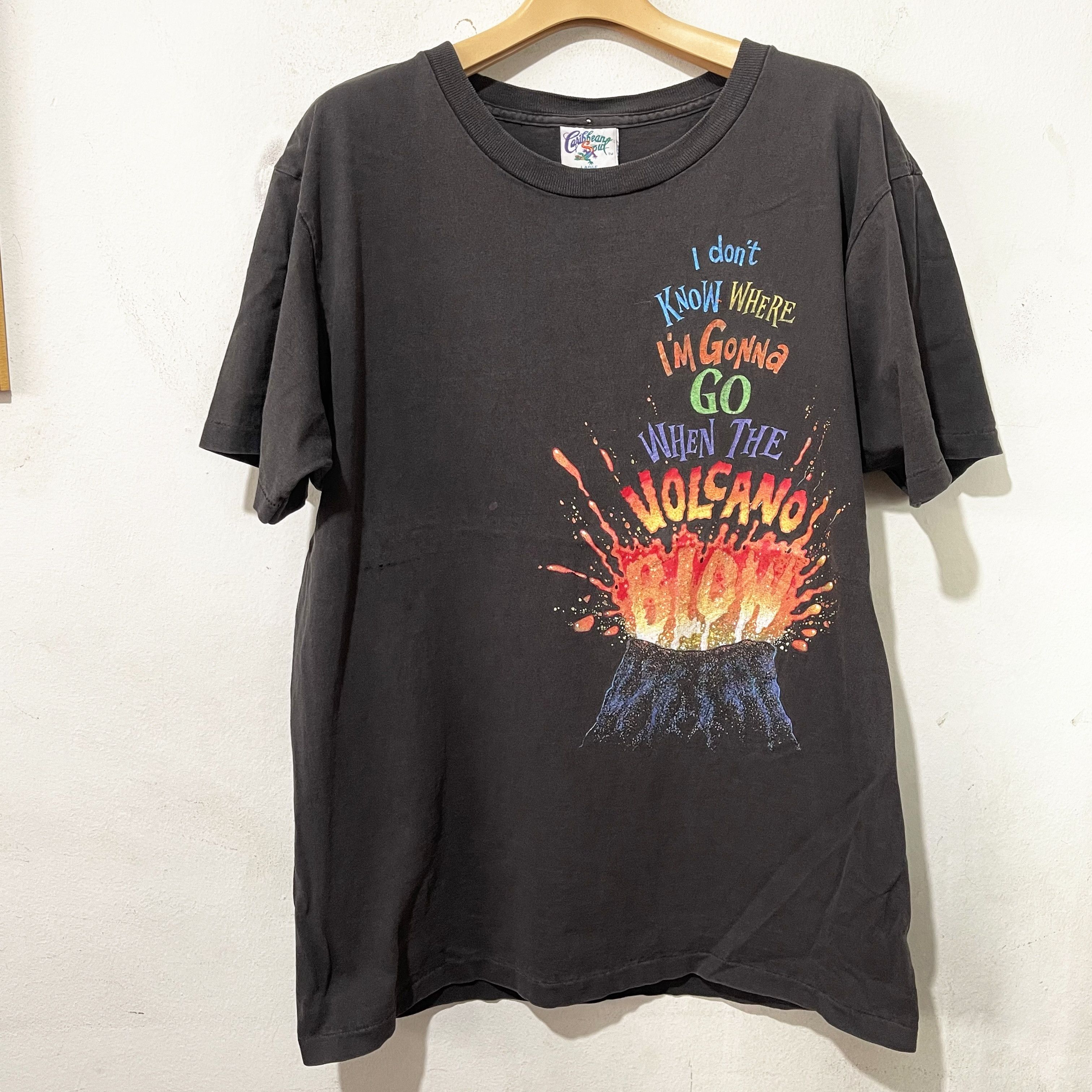Vintage Vintage 90s Caribbean Soul Tropical Volcano T-Shirt Size US L / EU 52-54 / 3 - 4 Thumbnail