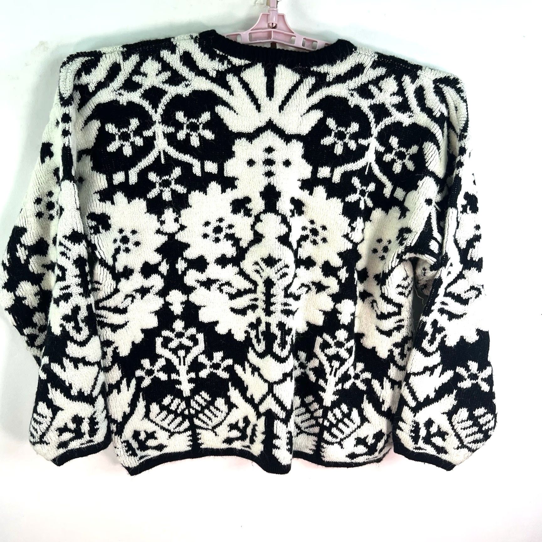 Vintage VINTAGE Vivian Wang Kitty Hawk Sweater Shirt Women M Black White Beaded Geometric 90s Bohemian City Classic Pullover Knit Raglan S/M Size M / US 6-8 / IT 42-44 - 7 Thumbnail