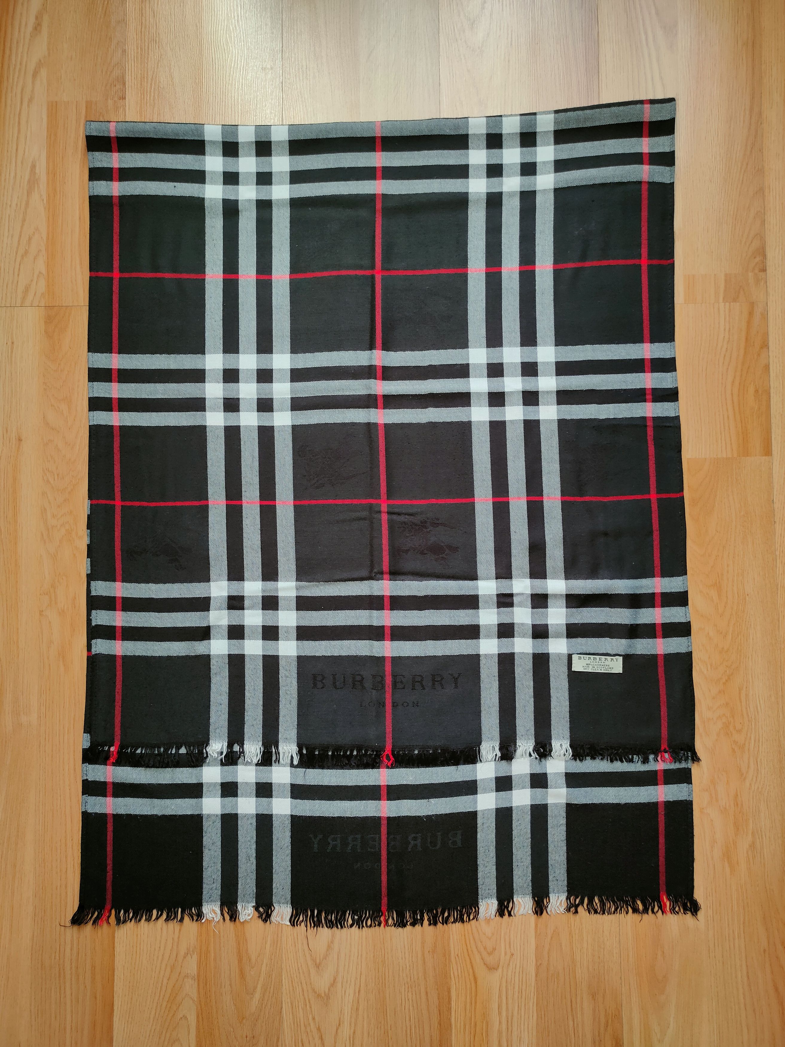 Burberry Vintage Burberry Scarf Uni Burberry Cashmere Scarf Scotland Size ONE SIZE - 7 Thumbnail