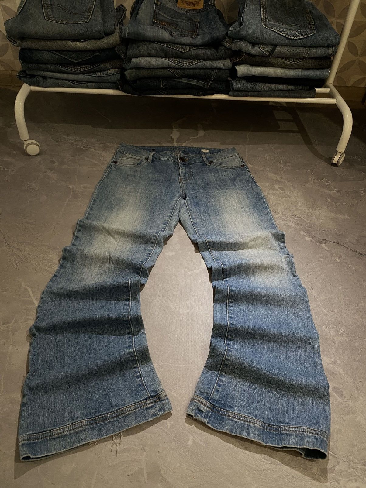 Japanese Brand 00s Archive Flared Jeans Uneven Wash Grunge Tokyo Size US 31 - 1 Thumbnail