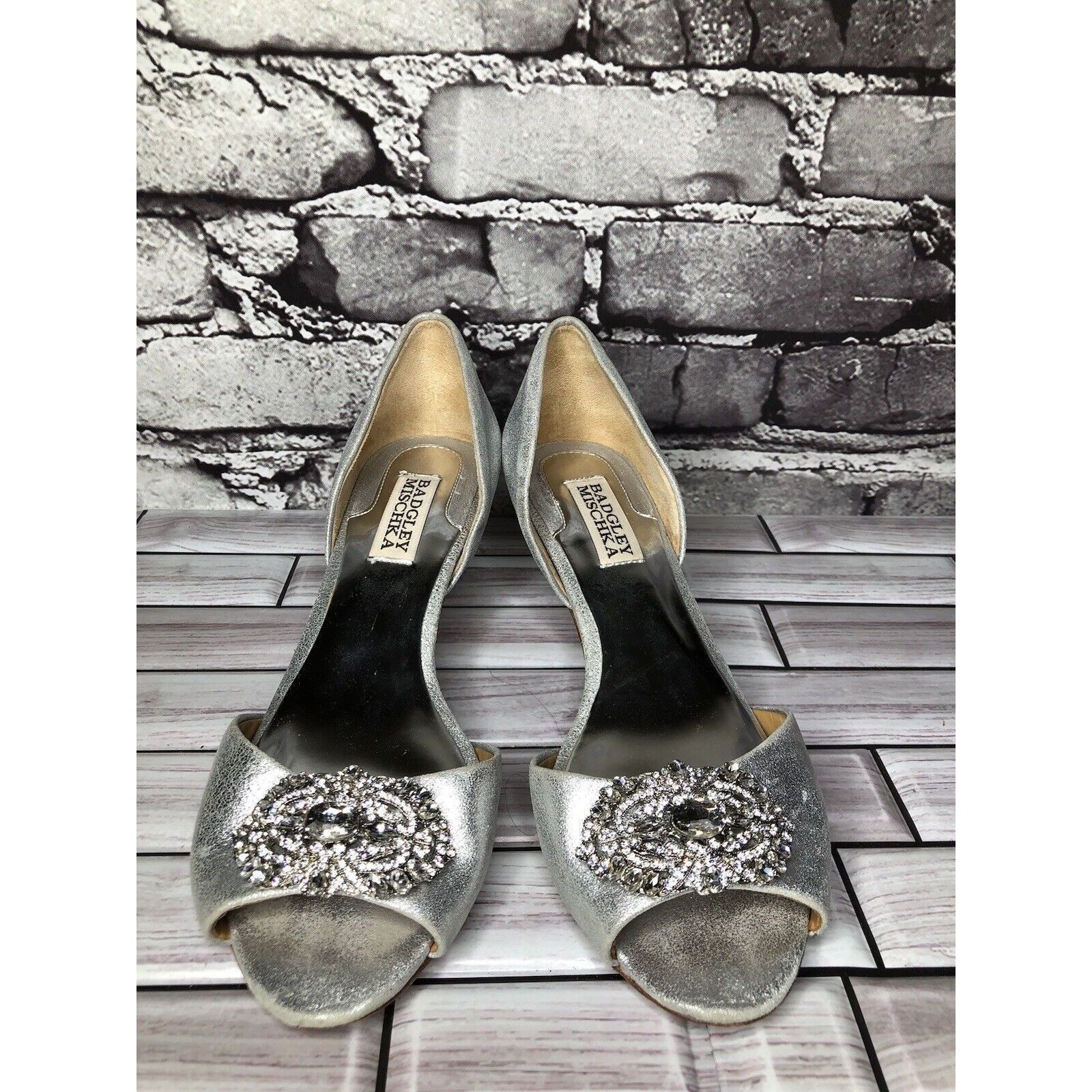 Badgley Mischka Badgley Mischka Metallic Silver Leather Rhinestone Heels Wom Size US 6.5 / IT 36.5 - 17 Thumbnail