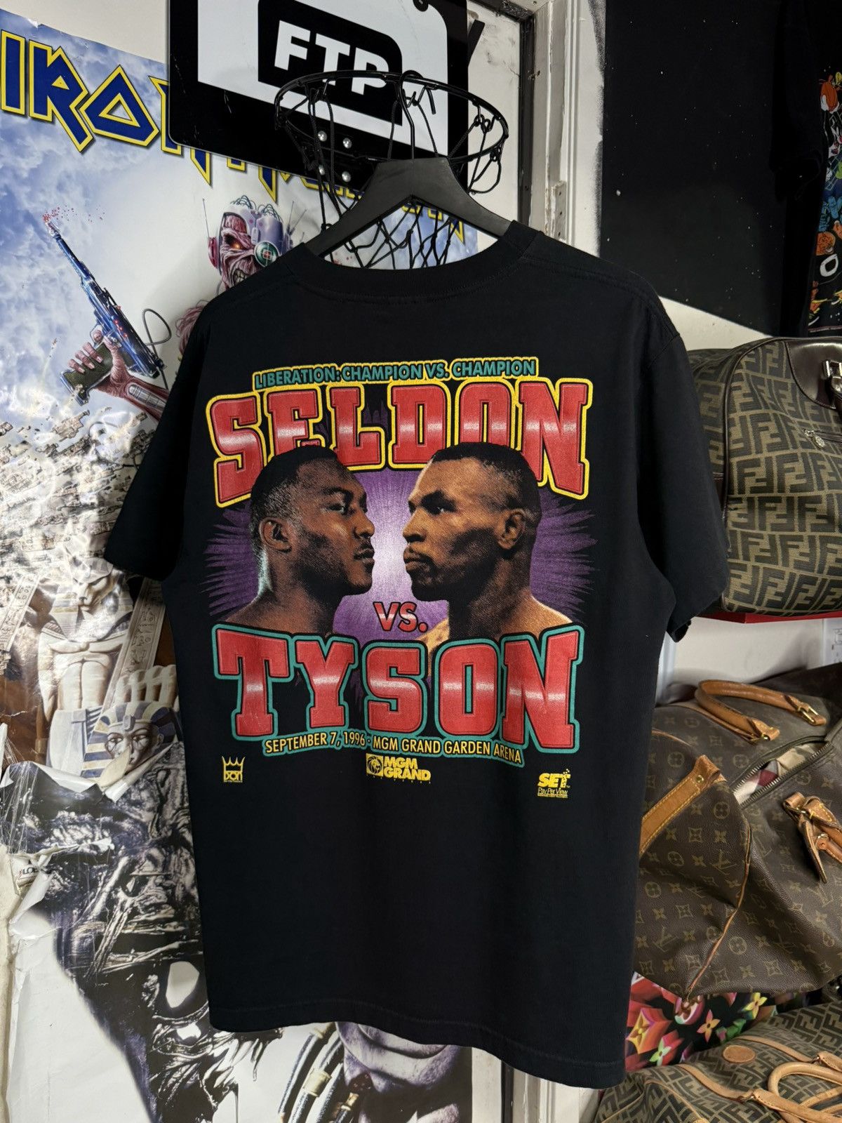 Vintage Vintage 1996 Mike Tyson Boxing T-Shirt Vtg Rare Tee Large Size US L / EU 52-54 / 3 - 10 Thumbnail