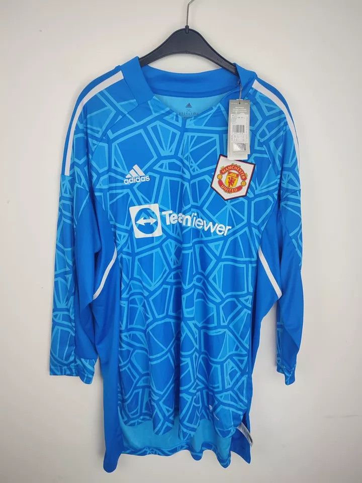 Adidas Manchester United 2022/23 Away Goalkeeper FOOTBALL Kit Size US XXL / EU 58 / 5 - 16 Thumbnail