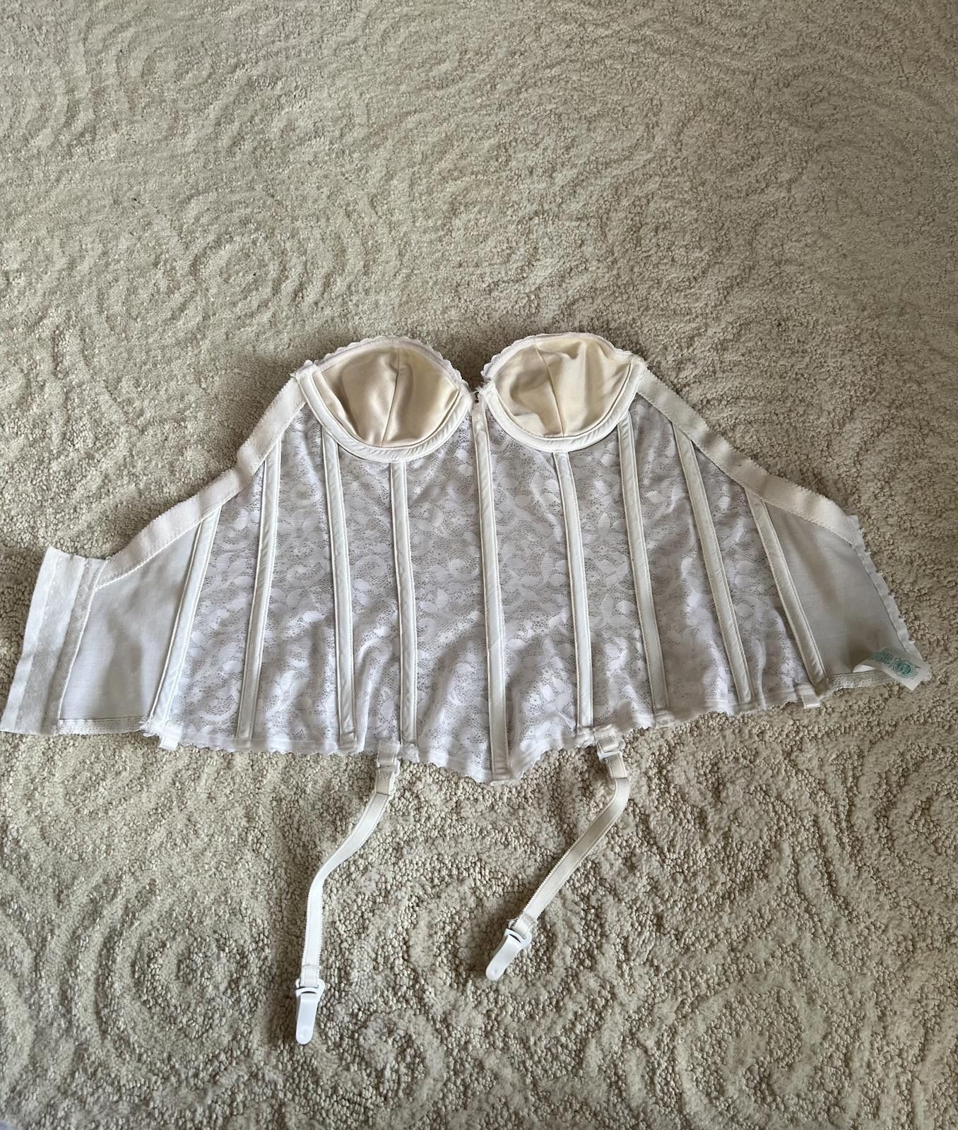 Designer Elegant Lace Bustier Corset with Garter Straps Size ONE SIZE - 7 Thumbnail