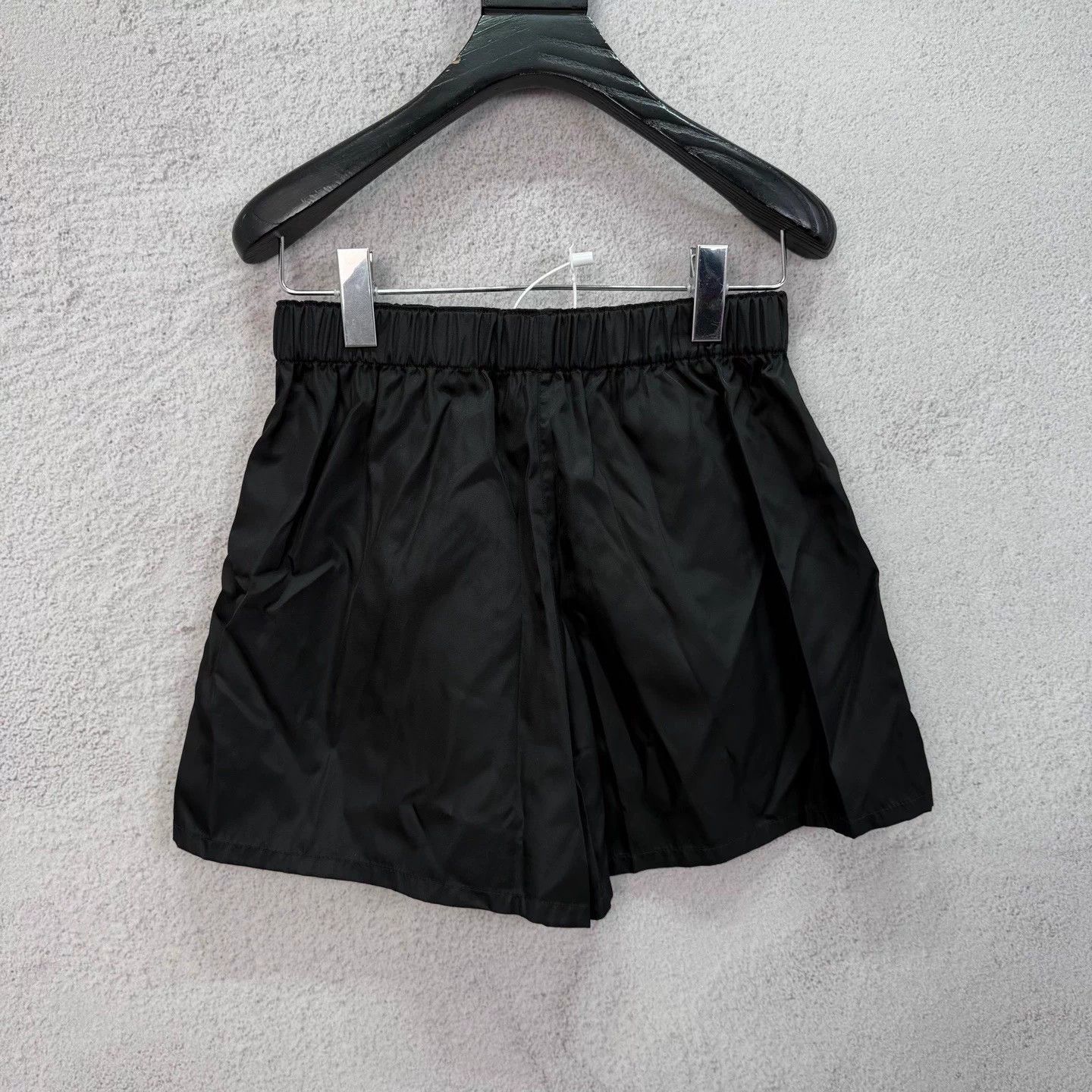 Prada Prada Women's Black Nylon Triangle Logo Shorts Size 42 Size 28" / US 6 / IT 42 - 2 Thumbnail