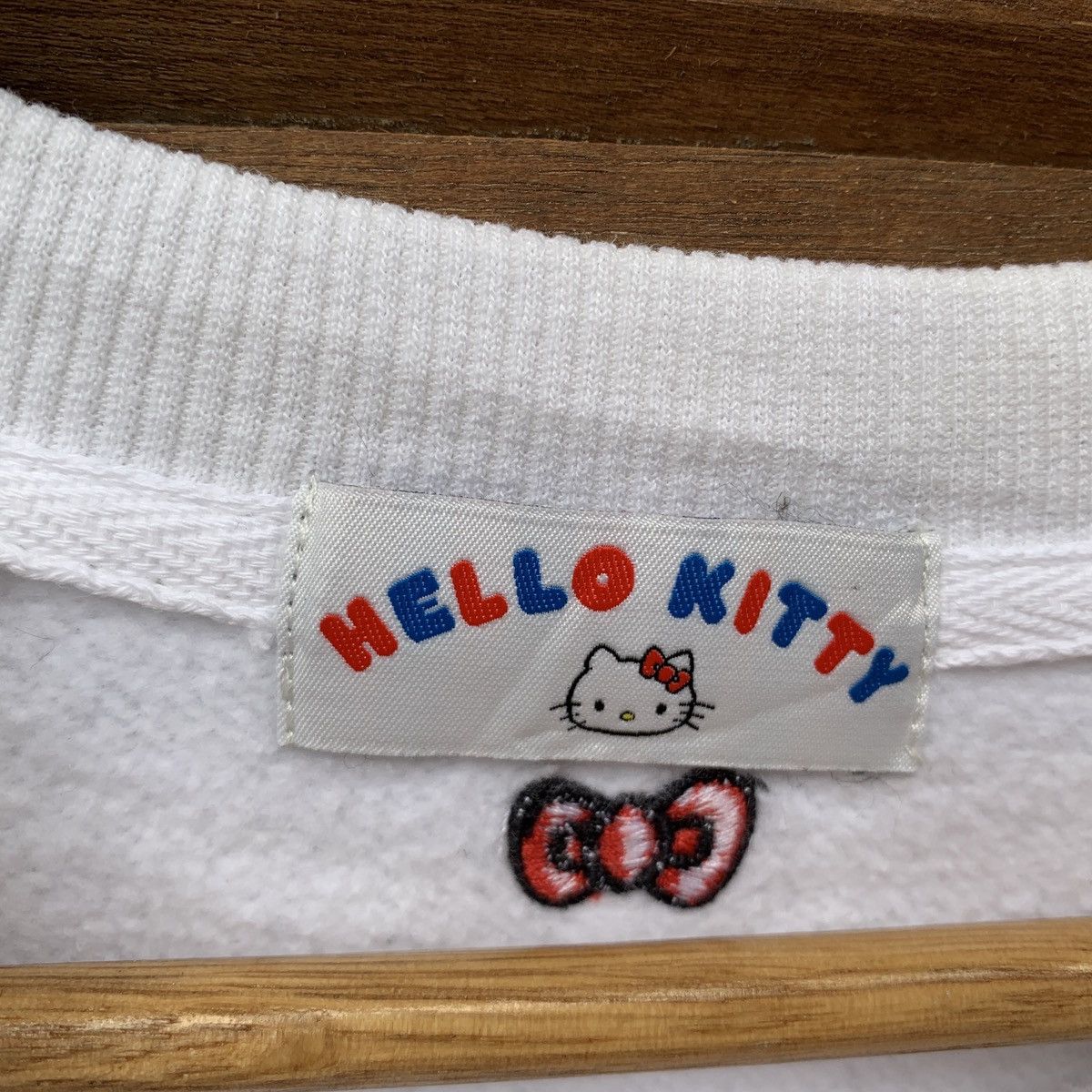 Cartoon Network Hello Kitty Cropped Crewneck Embroidered Logo Size M / US 6-8 / IT 42-44 - 8 Thumbnail