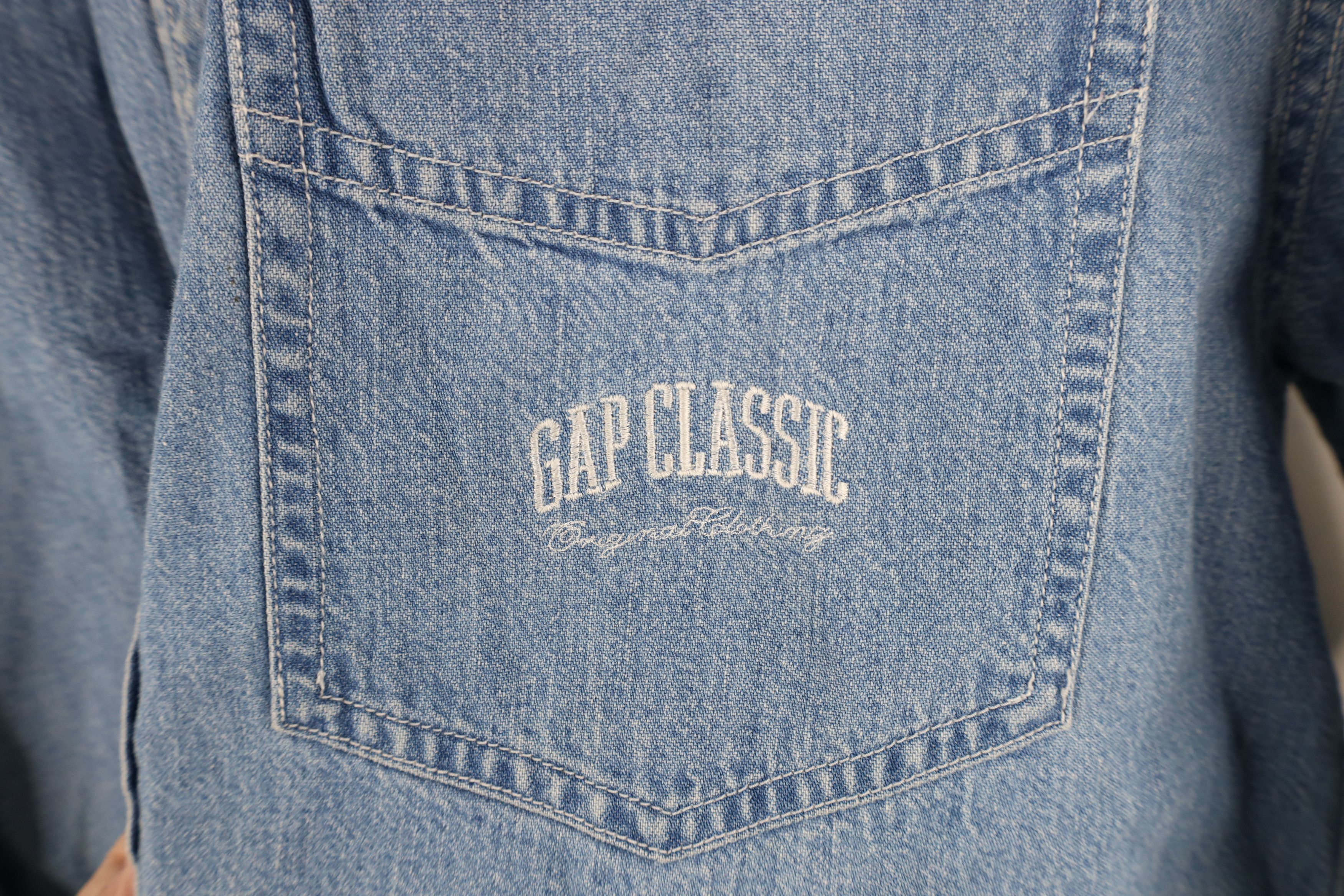 Gap × Vintage Vintage 90s Gap Classic Spell Denim Jean Button Down Shirt Size US S / EU 44-46 / 1 - 4 Thumbnail