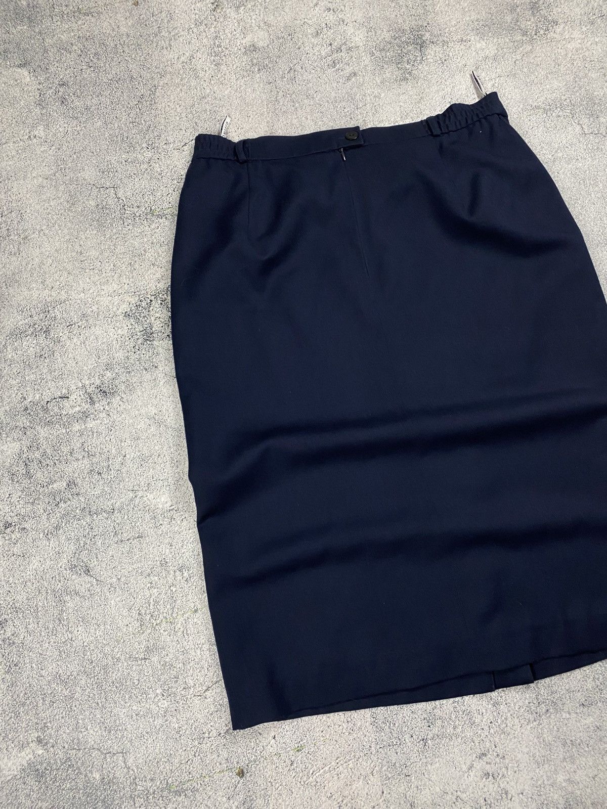 Givenchy Givenchy Navy Blue Minimal Midi Skirt Elegant Designer Piece Size 30" / US 8 / IT 44 - 4 Thumbnail