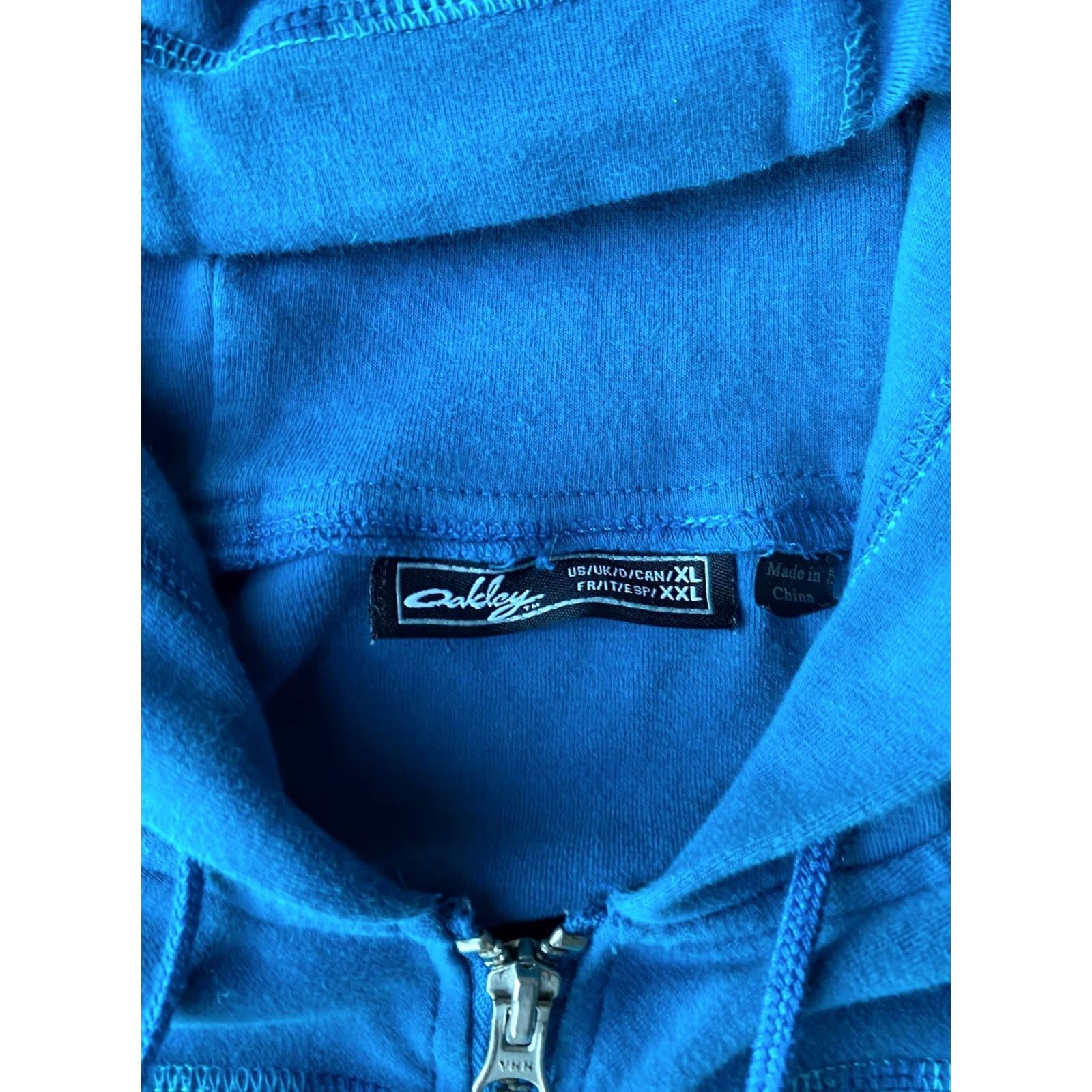 Oakley VINTAGE Oakley Grunge Style Zip Up Hoodie XL Unisex Adults Blue Crew Neck Full Zip Embroidered Graphic Print Size US XL / EU 56 / 4 - 2 Thumbnail