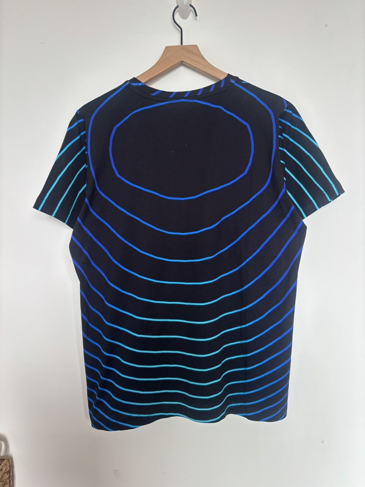 Christopher Kane Christopher Kane 2014 Face Tee Blue Black L Made in Italy Size US L / EU 52-54 / 3 - 3 Thumbnail