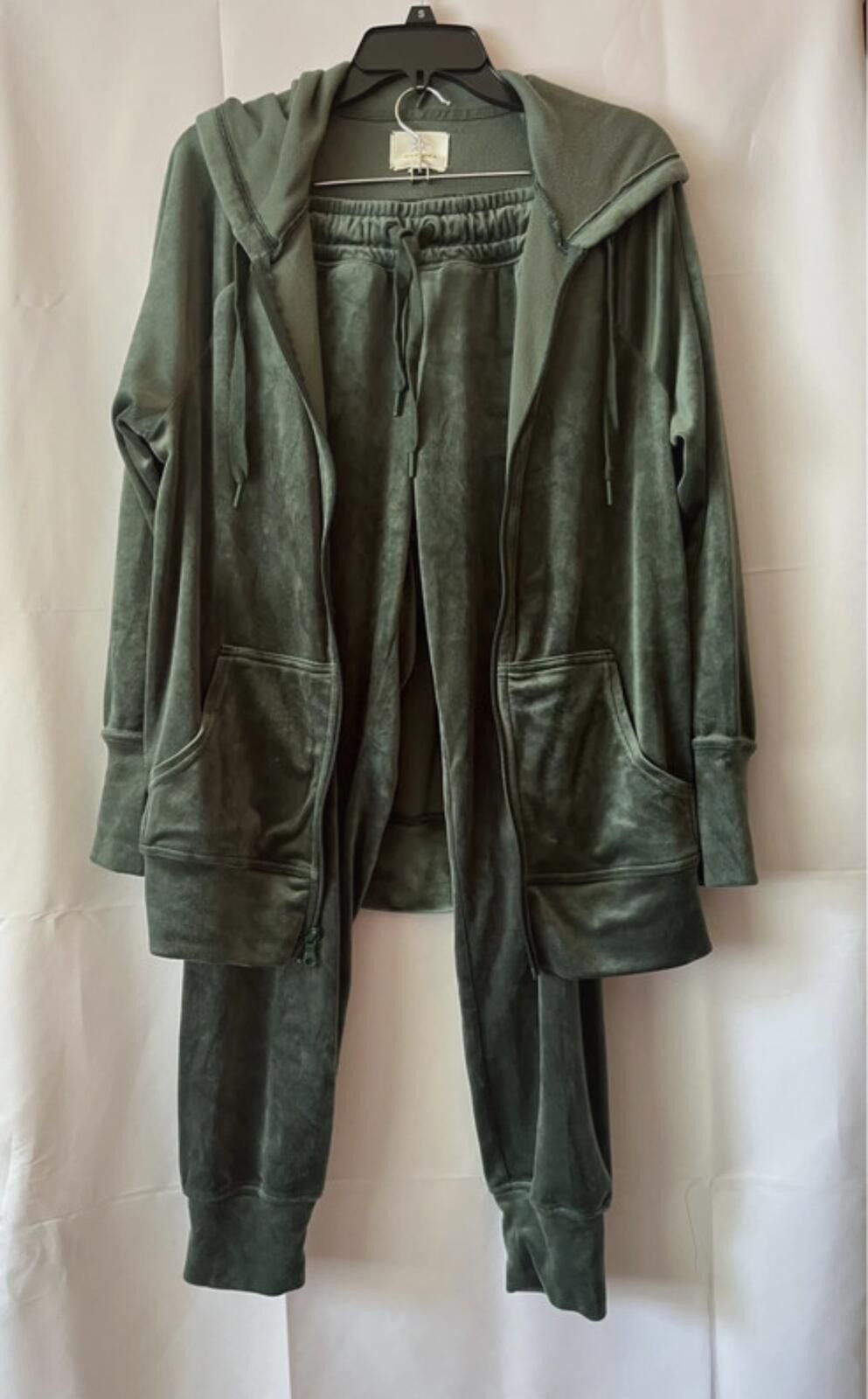 Other OFFLINE By Aerie Velour Lounge Set Sage Green Small Size ONE SIZE - 1 Thumbnail