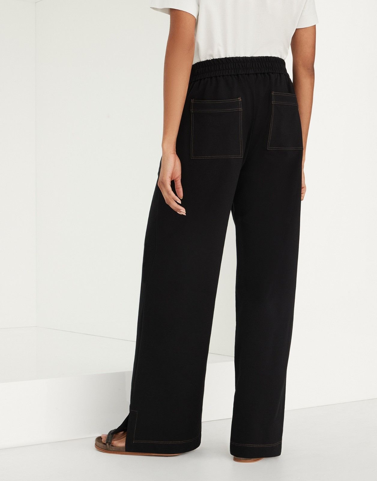 Brunello Cucinelli o1la1rc1a0425 Lady Sport Pant in Black Size 26" / US 2 / IT 38 - 2 Thumbnail