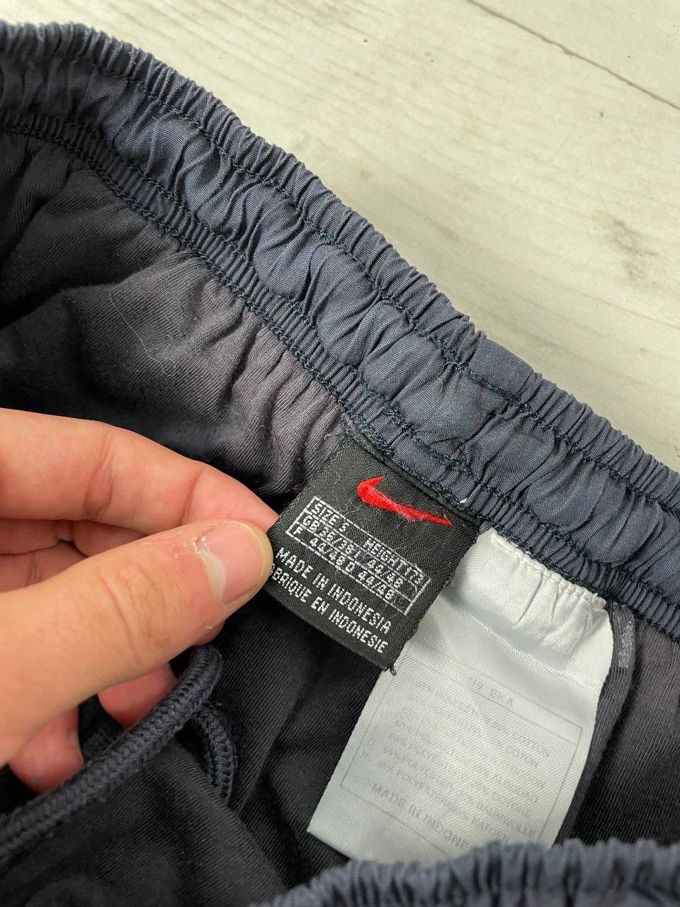 Nike Vintage Nike Pants Swoosh Nylon 90s Size US 30 / EU 46 - 12 Thumbnail