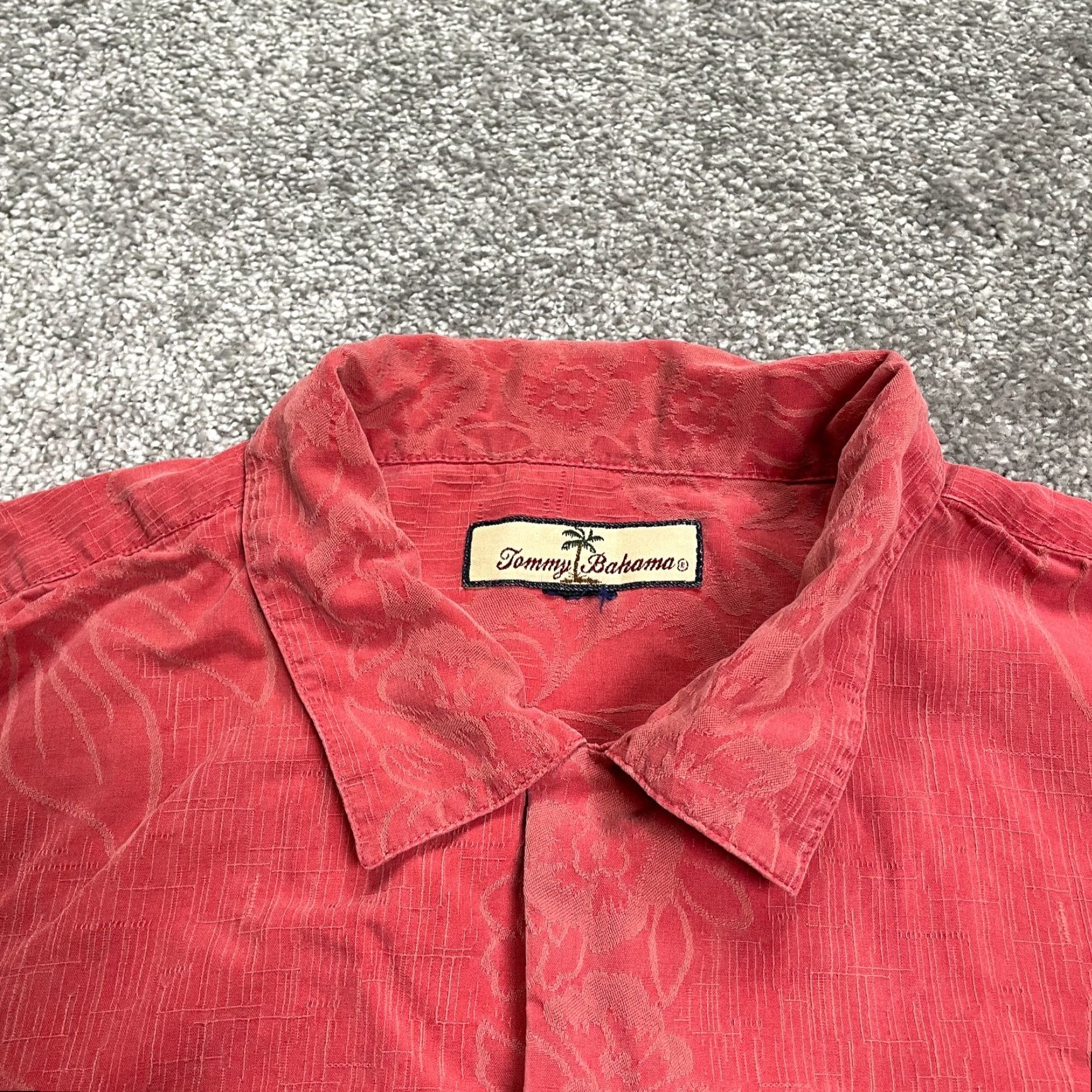 Tommy Bahama Tommy Bahama Hawaiian Shirt Men's Large Red Floral Short Sleeve Casual Button-Up Beach Bohemian Tropical Size L / US 10 / IT 46 - 5 Thumbnail