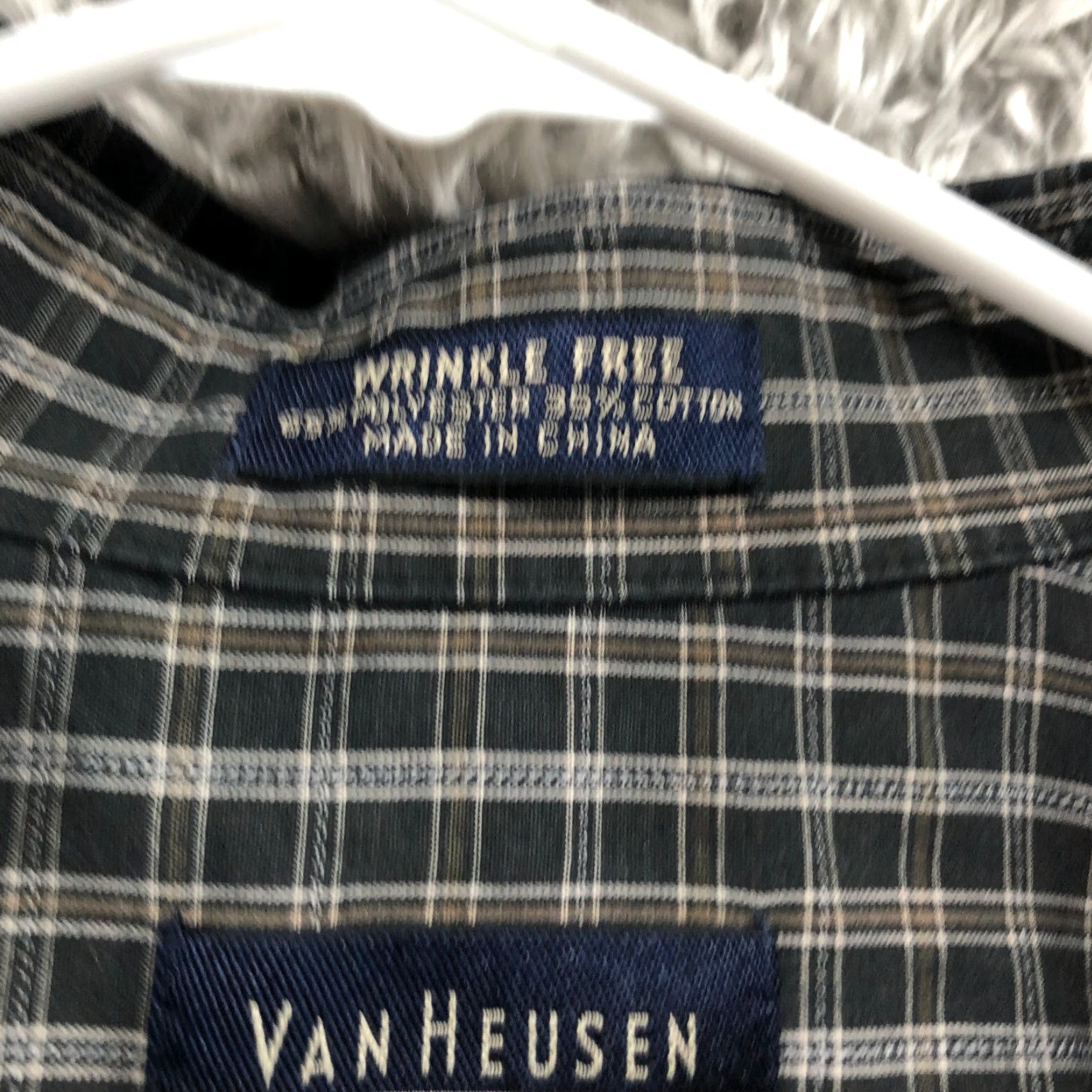 Van Heusen Van Heusen Shirt Mens Size L Black Plaid Long Sleeve Spread Collar Size US L / EU 52-54 / 3 - 7 Thumbnail
