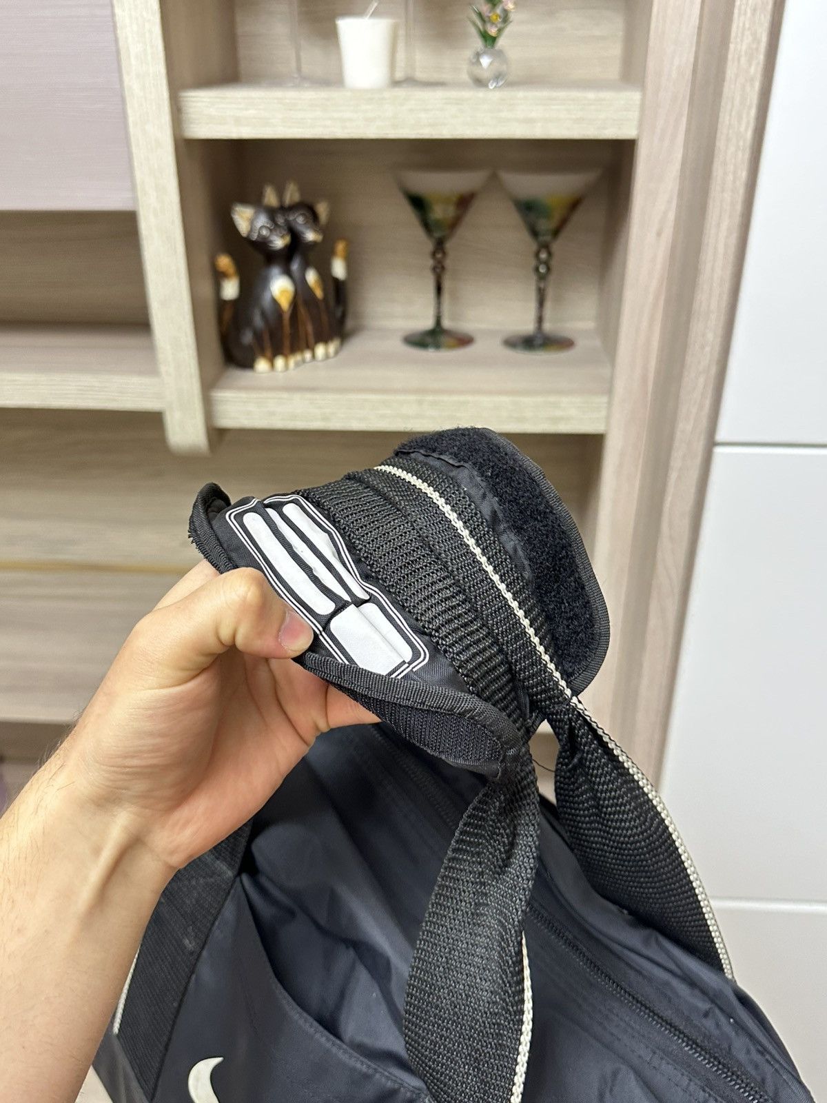 Nike Vintage 90s Nike Crazy Sport Bag Luggage Black Shoulder Bag Size ONE SIZE - 10 Thumbnail