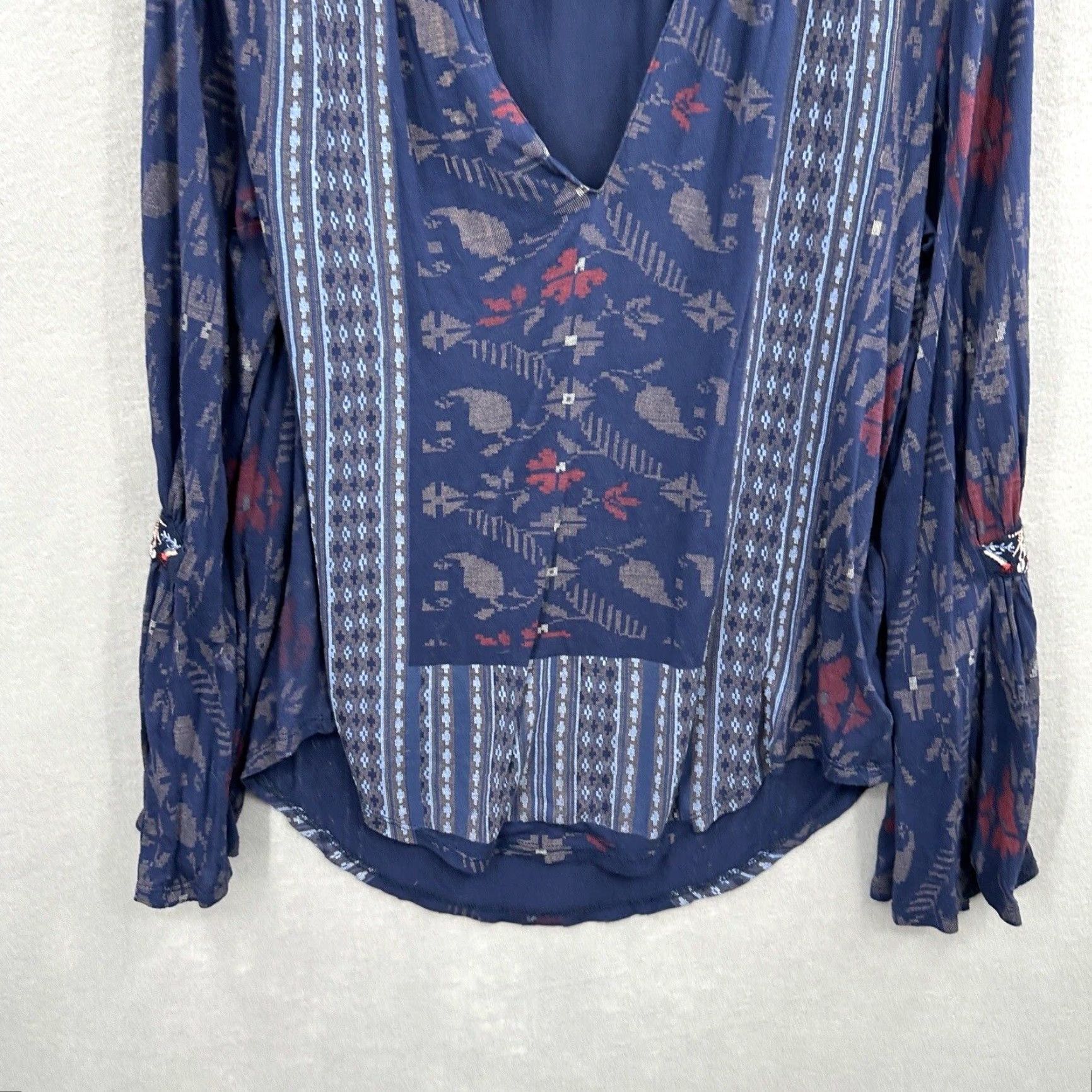 Lucky Brand Lucky Brand Blouse Shirt Womens Large Boho Tunic Long Sleeve Bell Sleeve V-Neck Knit Viscose Blue Floral Boho 70s 80s Modern Womens Size L / US 10 / IT 46 - 3 Thumbnail