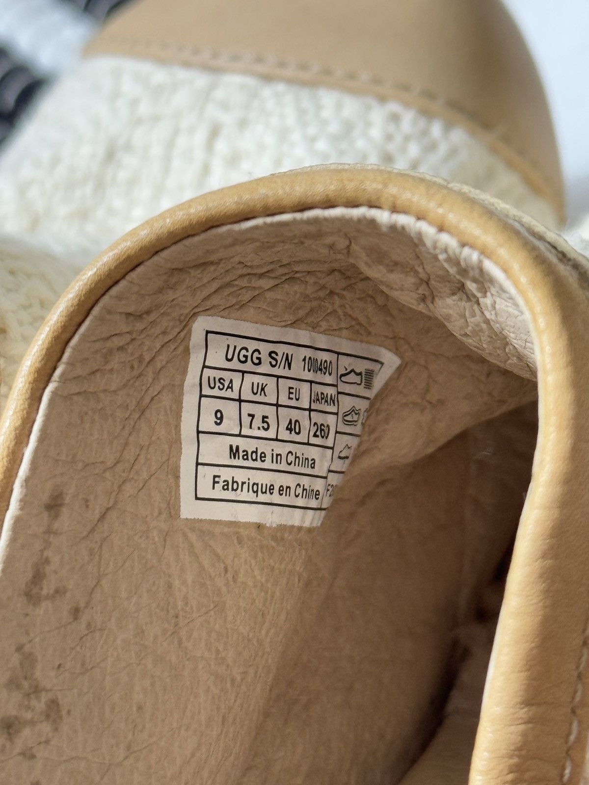 Ugg VINTAGE UGG TAN AND CREAM 2000s MULES CLOGS Size US 9 / IT 39 - 7 Thumbnail