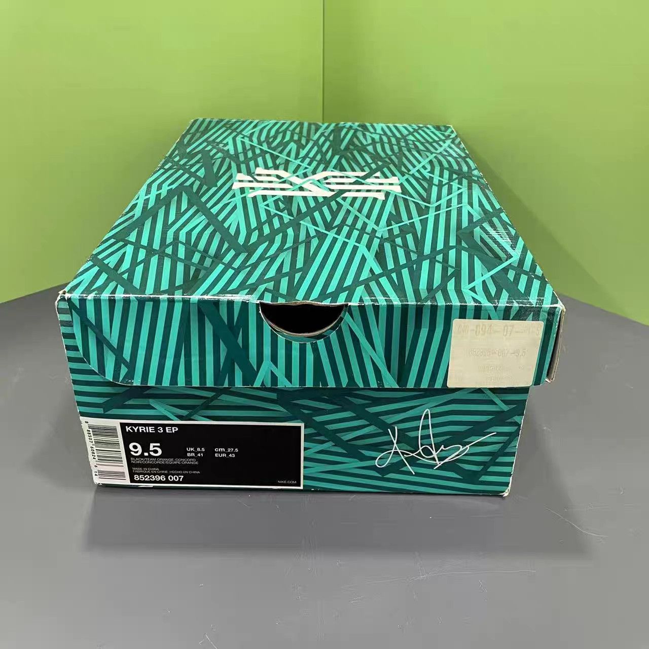 Nike Nike Kyrie 3 Black Orange K15 Size US 10 / EU 43 - 9 Thumbnail