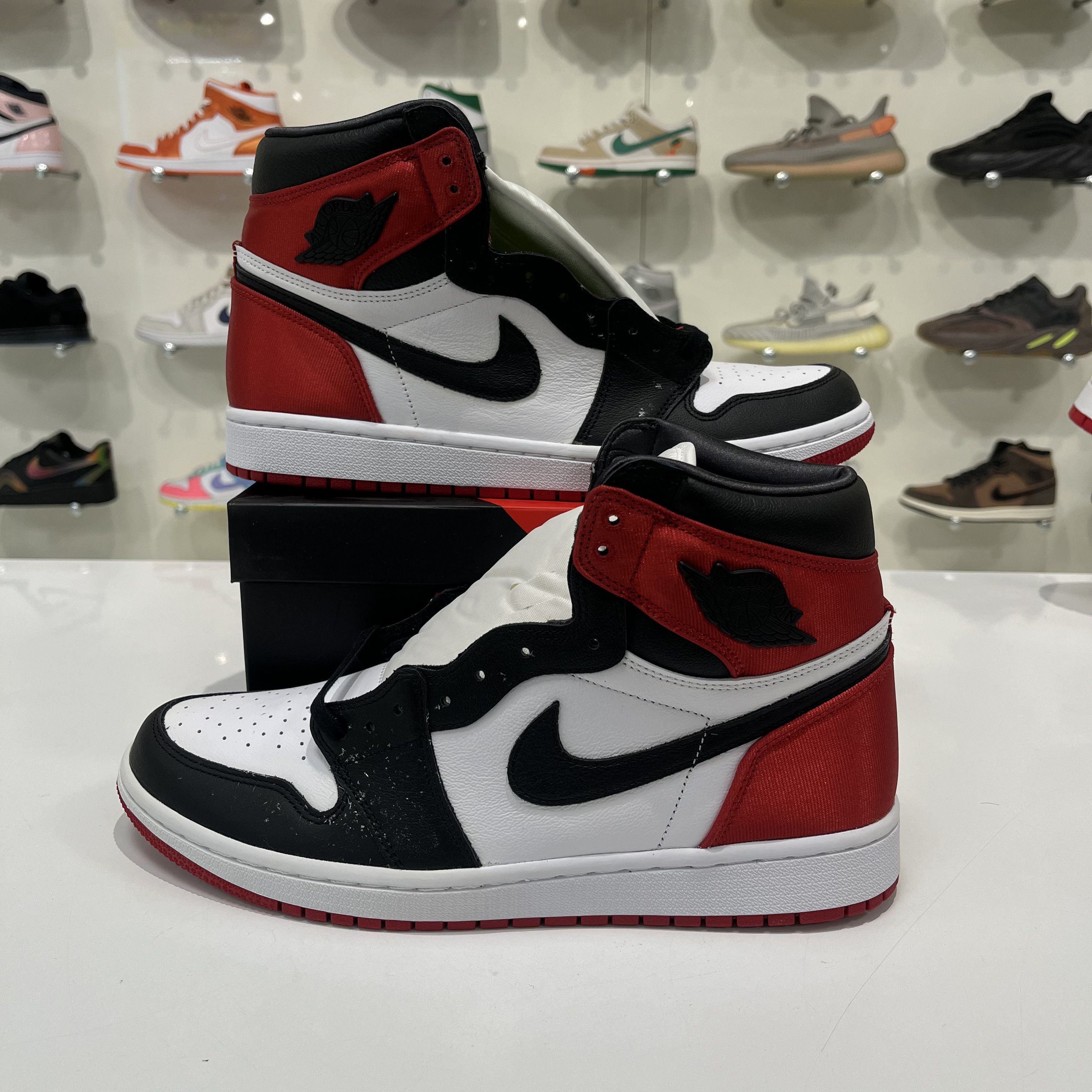 Nike Air Jordan 1 Retro High Satin Black Toe (W) Size US 11.5 / EU 44-45 - 1 Thumbnail