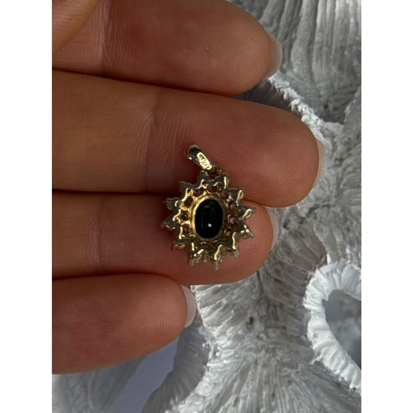 Jewelry 925 STERLING SILVER GOLD PLATED EMERALD & BERYL PENDANT Size ONE SIZE - 8 Thumbnail