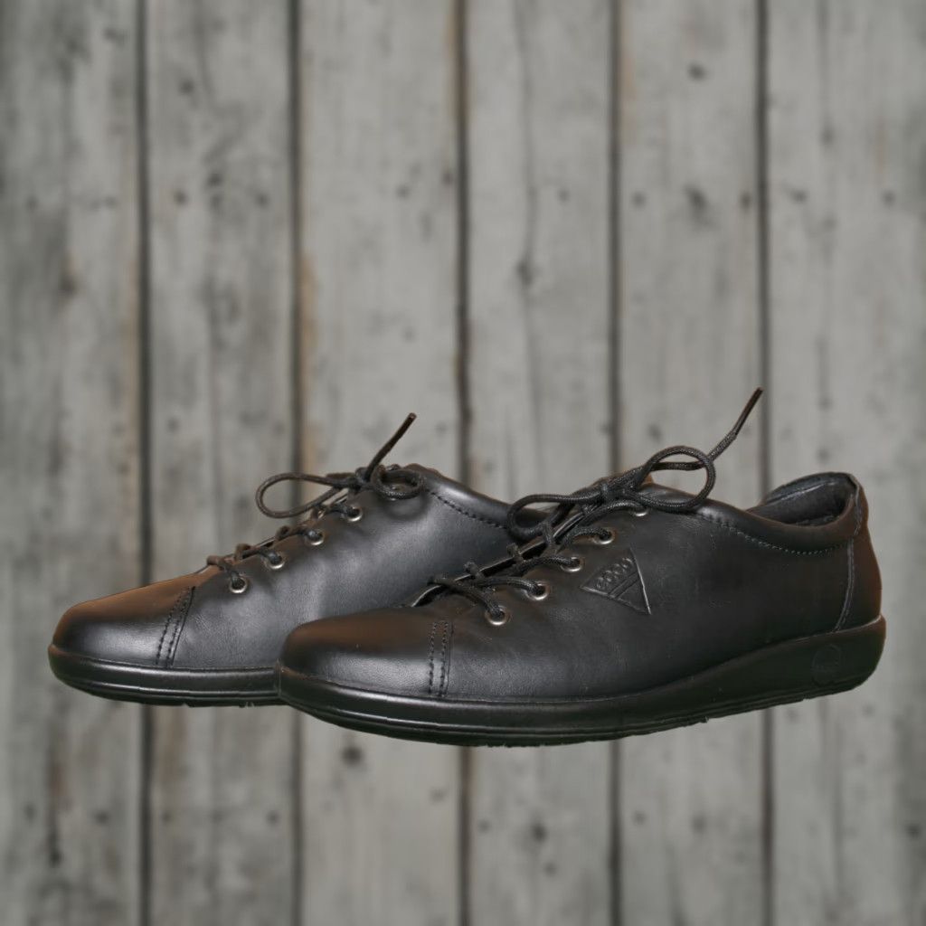 Ecco ECCO Soft 2.0 Black Leather Lace Up Sneakers Women US 10-10.5 EU 41 Low Top Casual Shoes Sneaker Size US 10.5 / IT 40.5 - 1 Thumbnail