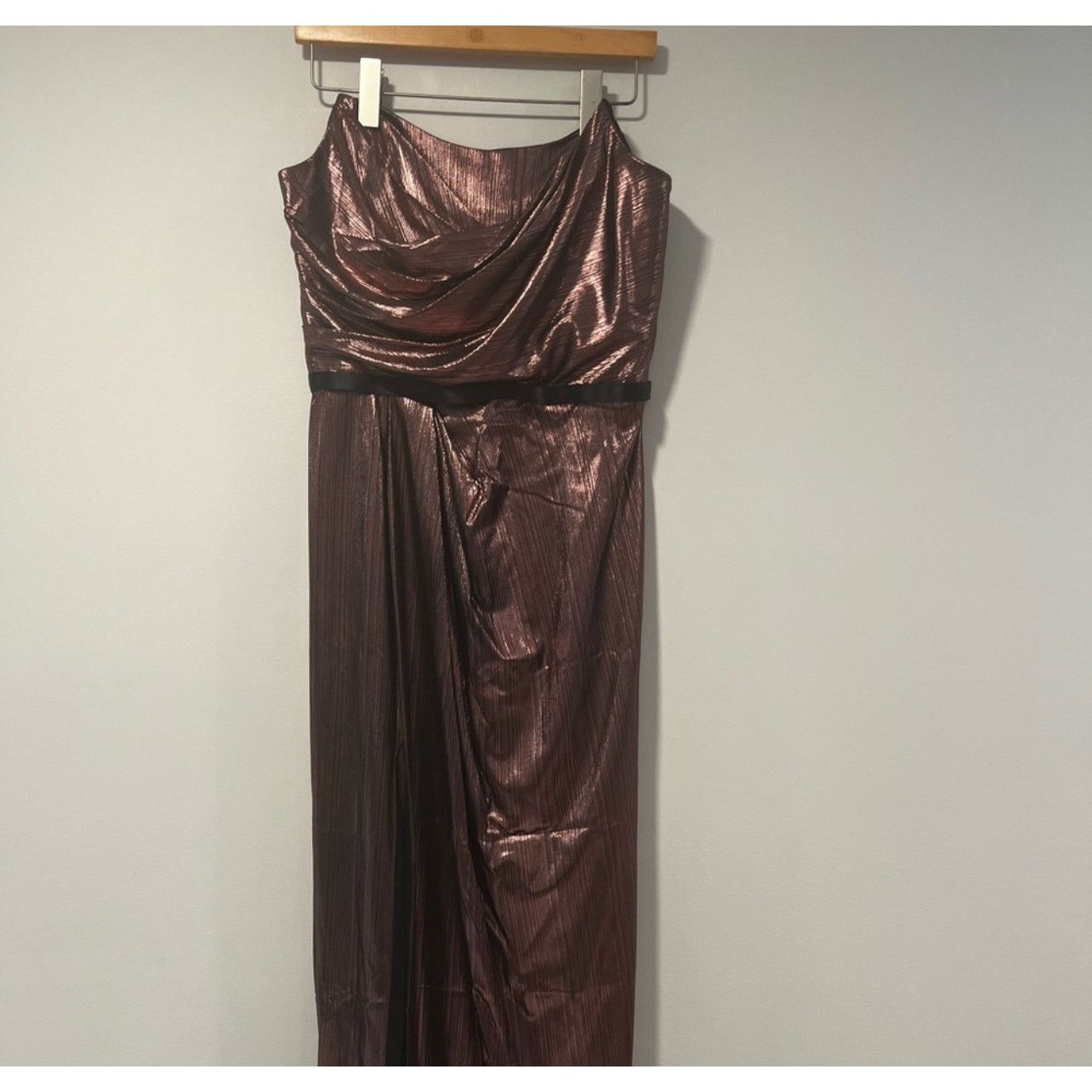 Marchesa NWT Marchesa Notte Metallic Lame Strapless Belted Gown Size L / US 10 / IT 46 - 8 Thumbnail