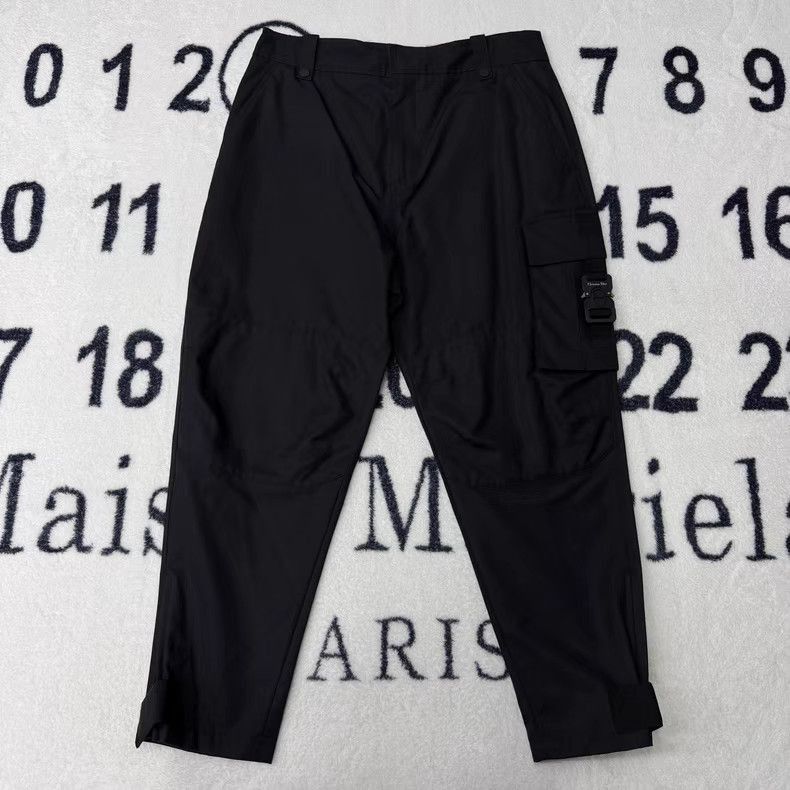Dior Black Cargo Pants with Utility Pockets Size US 34 / EU 50 - 1 Thumbnail