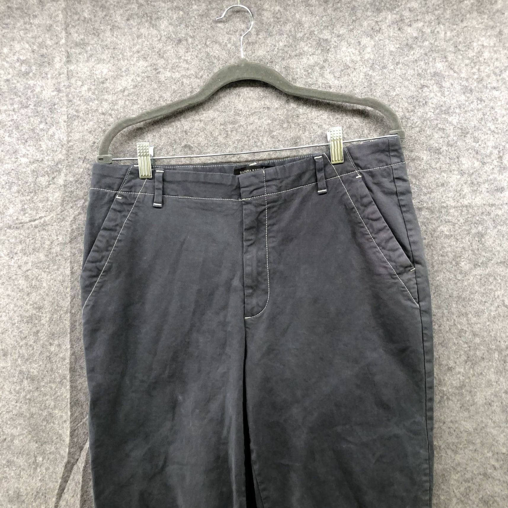 Banana Republic Banana Republic Slim Fit Authentic Chino Pants Womens 12 Cropped Gray Size 12 Cotton Blend Flat Front Crewneck? Size 34" / US 12 / IT 48 - 3 Thumbnail