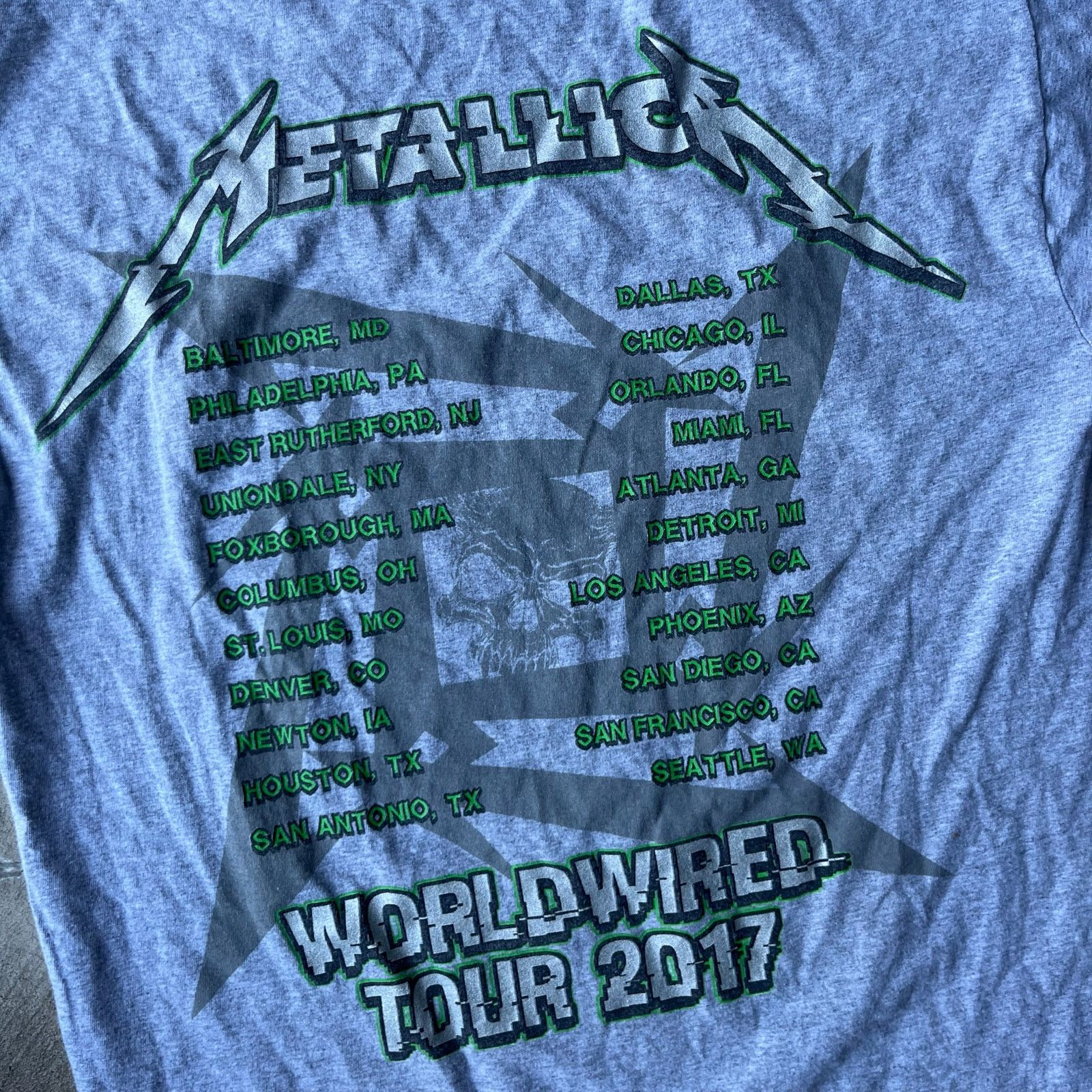 Vintage METALLICA WORLDWIRED TOUR 2017 GRAY TEE SHIRT FITS SMALL Size US S / EU 44-46 / 1 - 5 Thumbnail
