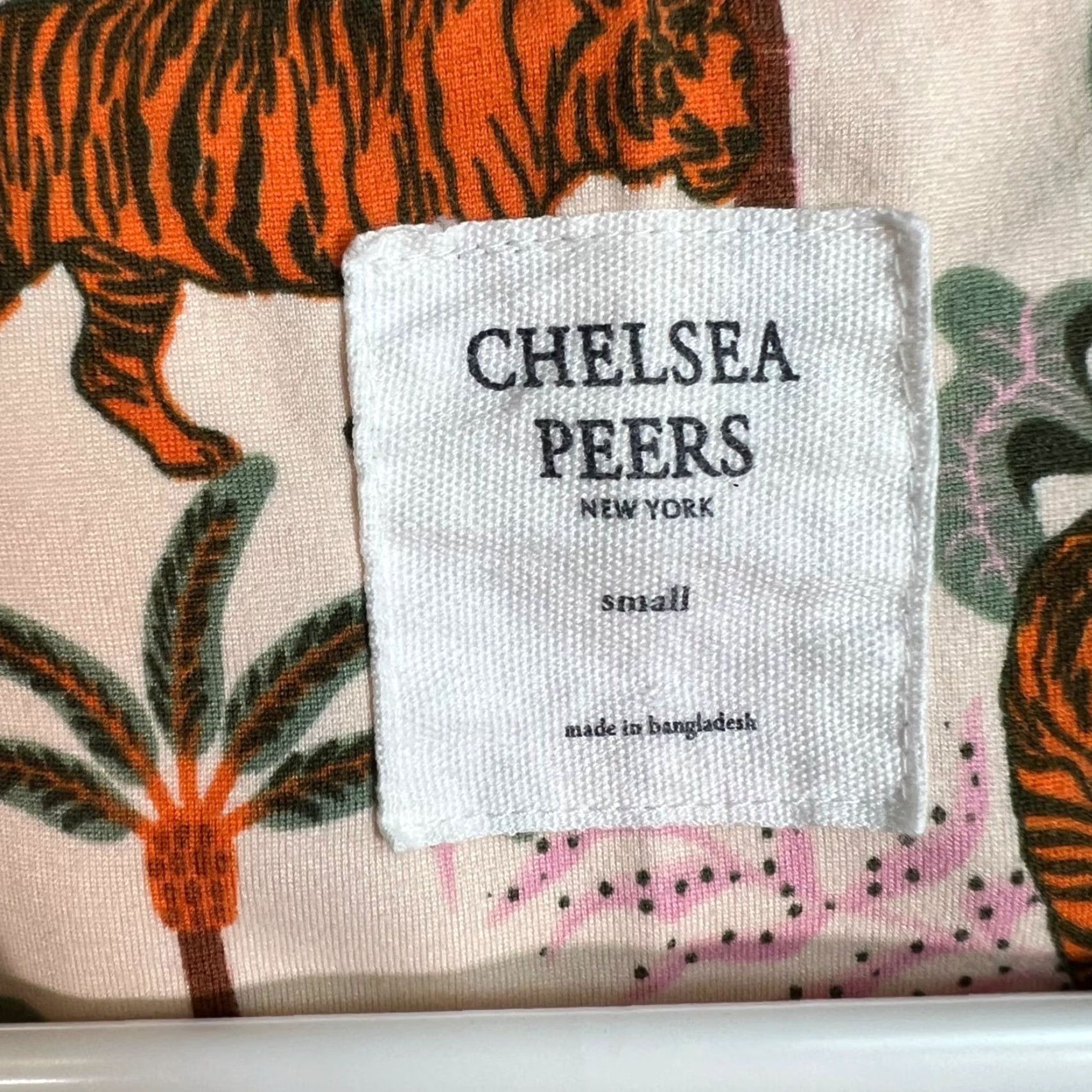 Vintage VINTAGE Chelsea Peers Shirt Adult Womens Small Pink Tropical Tiger Print Tie Front Recycled Fabric Womens Size S / US 4 / IT 40 - 3 Thumbnail