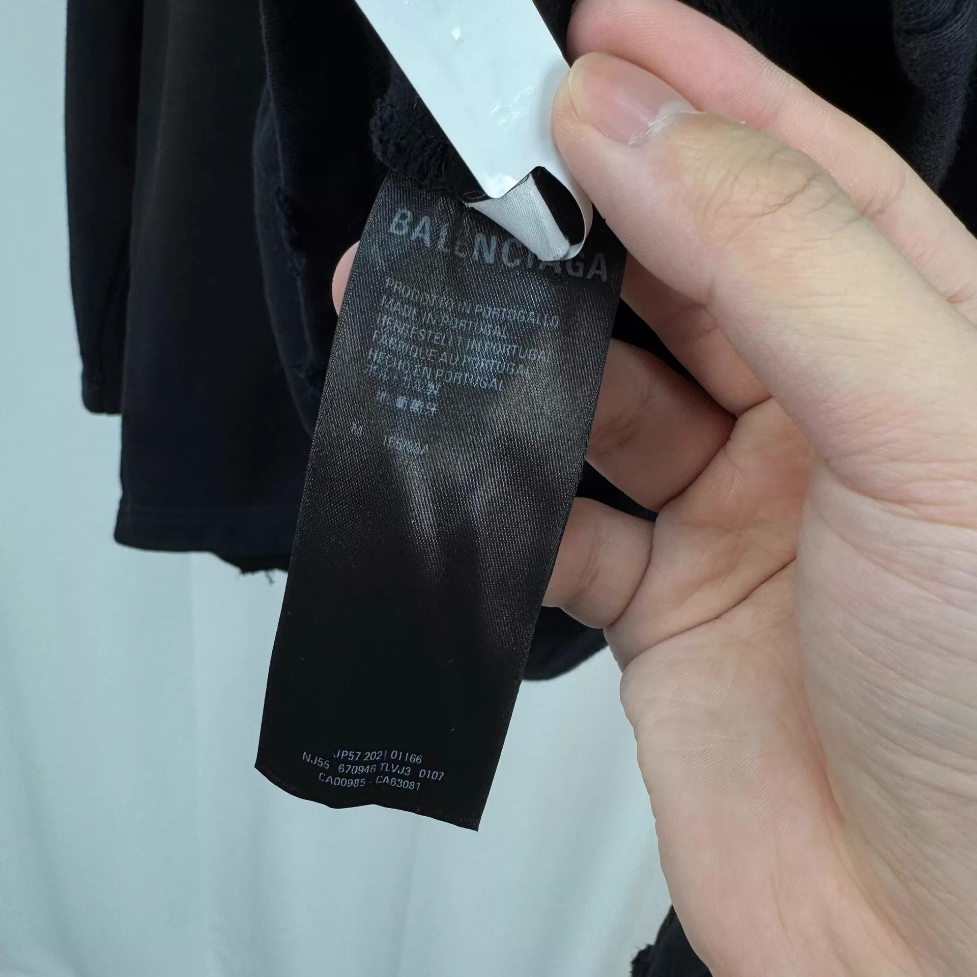 Balenciaga Balenciaga Distressed Printed Ripped Hoodie M 98 New Size US M / EU 48-50 / 2 - 7 Thumbnail