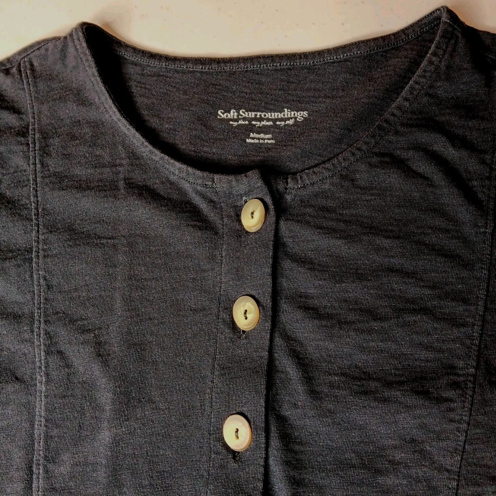 Soft Surroundings SOFT SURROUNDINGS Knit Henley Shirt Medium Dark Gray Roll Tab Sleeve Lagenlook Womens Size M / US 6-8 / IT 42-44 - 7 Thumbnail