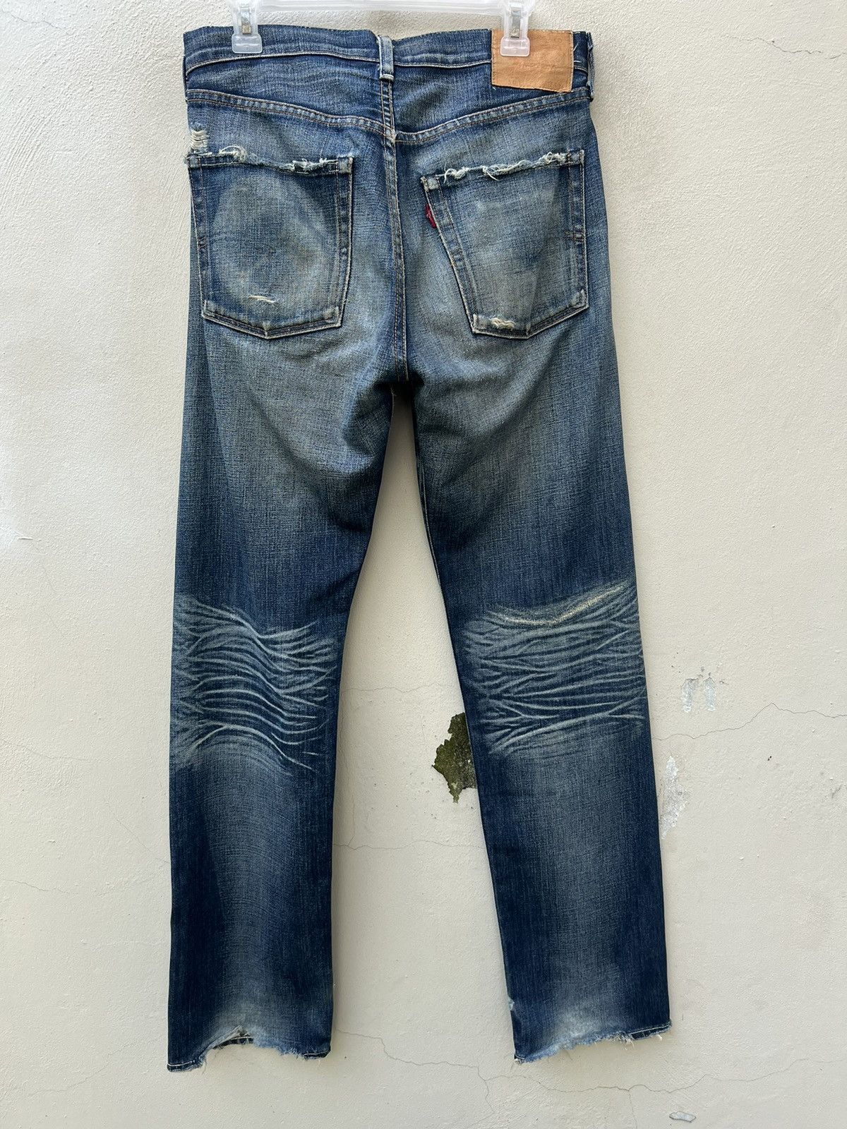 Levi's Vintage Clothing × Vintage Vintage 2005 LVC Levi’s 501 E Trashed Denim Selvedge Jeans Size US 32 / EU 48 - 14 Thumbnail