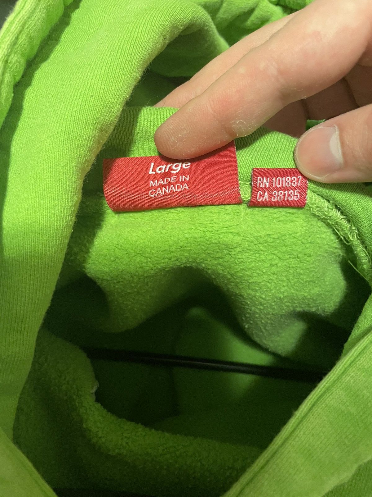 Supreme Supreme ss19 tag logo lime Size US L / EU 52-54 / 3 - 6 Thumbnail