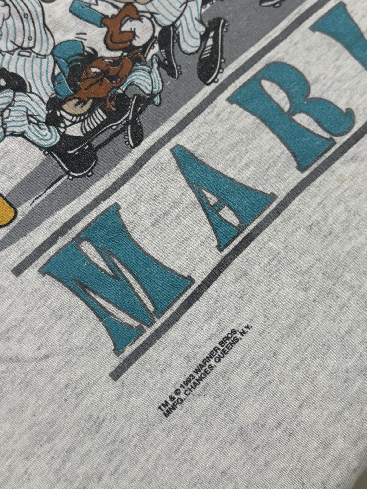 Vintage Vintage 90s Florida Marlins Looney Tunes T-Shirt Size US M / EU 48-50 / 2 - 9 Thumbnail