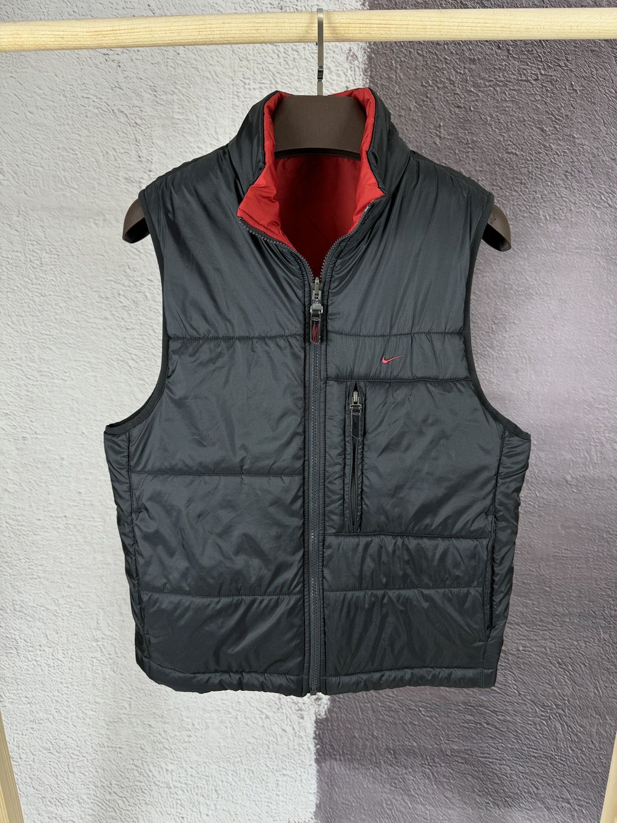 Nike Nike vintage y2k reversible black red nylon quilted vest Size US S / EU 44-46 / 1 - 3 Thumbnail