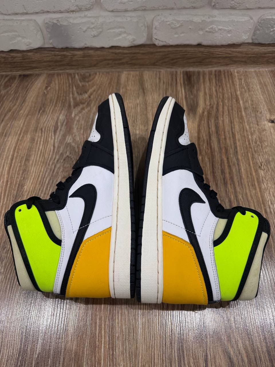 Nike Nike Air Jordan 1 Retro High OG Size 41 US 8 Size US 8 / EU 41 - 15 Thumbnail