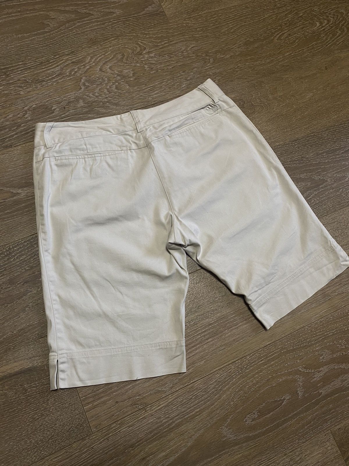 Adidas × Vintage Vintage Adidas Light Beige Golf Bermuda Shorts Sz 12 Size US 32 / EU 48 - 12 Thumbnail