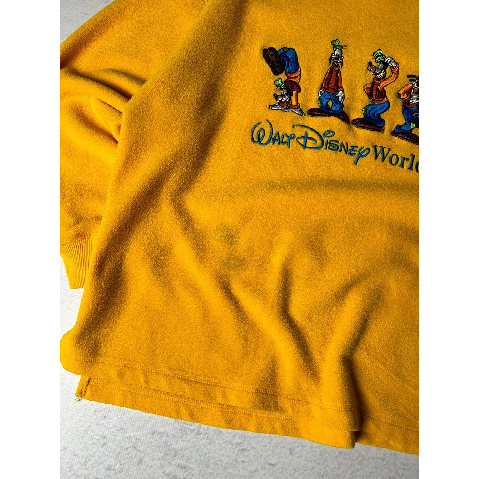 Disney Vintage Disney Goofy Fleece Yellow Sweatshirt - Men's Large Size US L / EU 52-54 / 3 - 3 Thumbnail