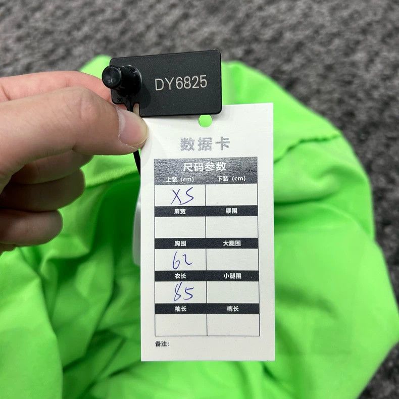 Balenciaga Balenciaga Seven languages short-sleeve Size US XS / EU 42 / 0 - 6 Thumbnail