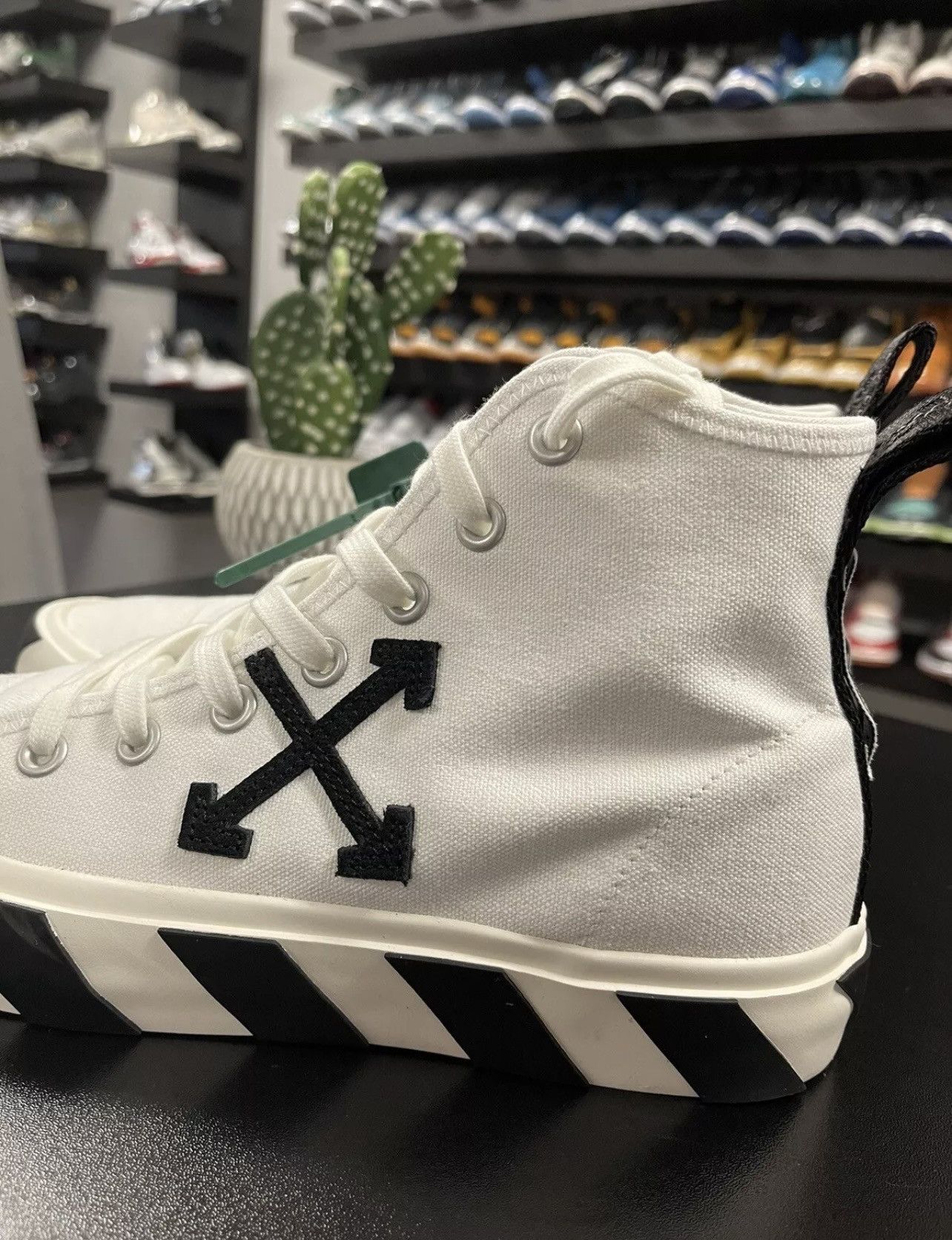 Off-White Size 41 - Off-White Vulcanized Mid-Top Sneakers White Men’s Size US 8 / EU 41 - 5 Thumbnail